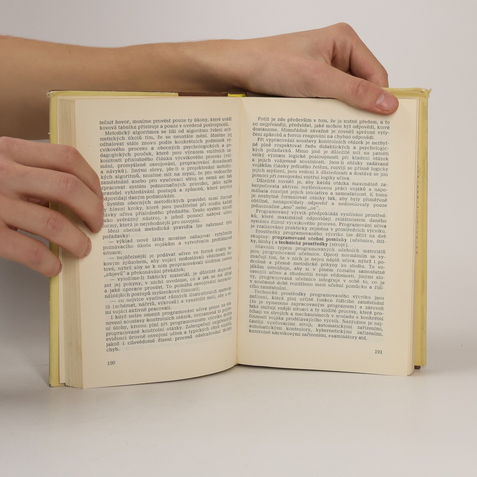 Autores varios Vojenská pedagogika