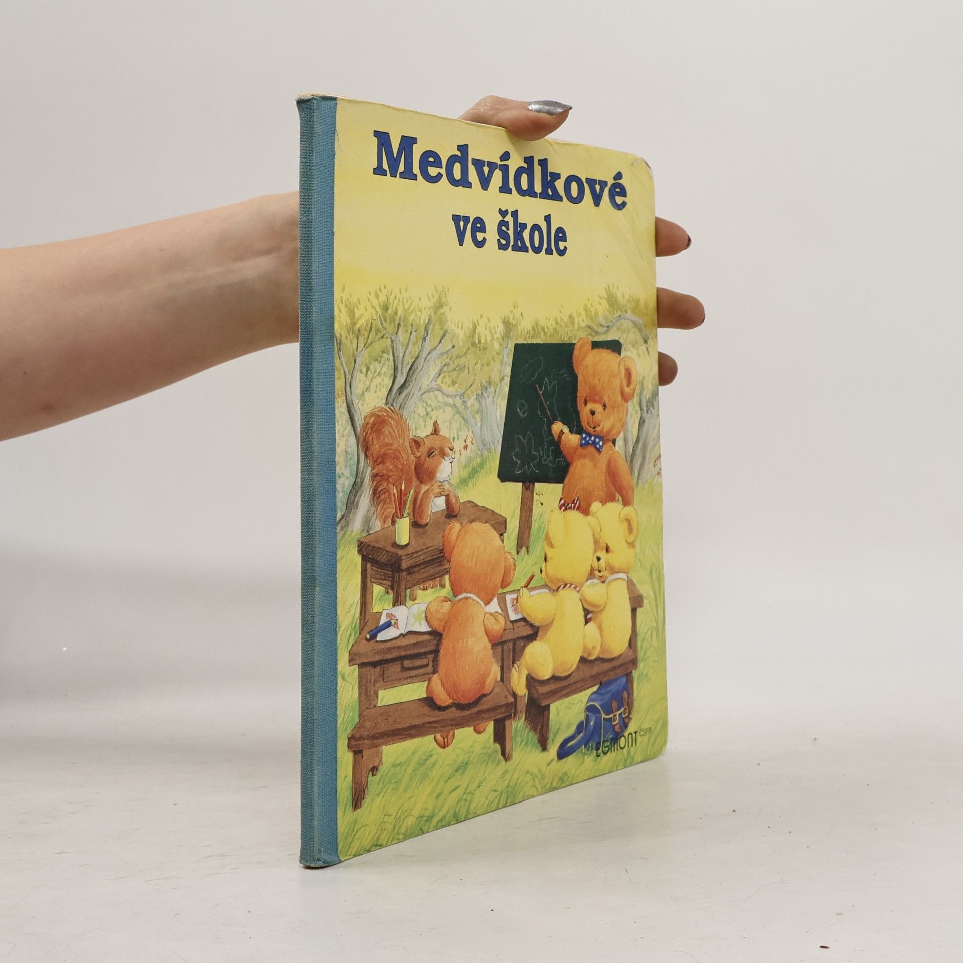 Medvídkové ve škole