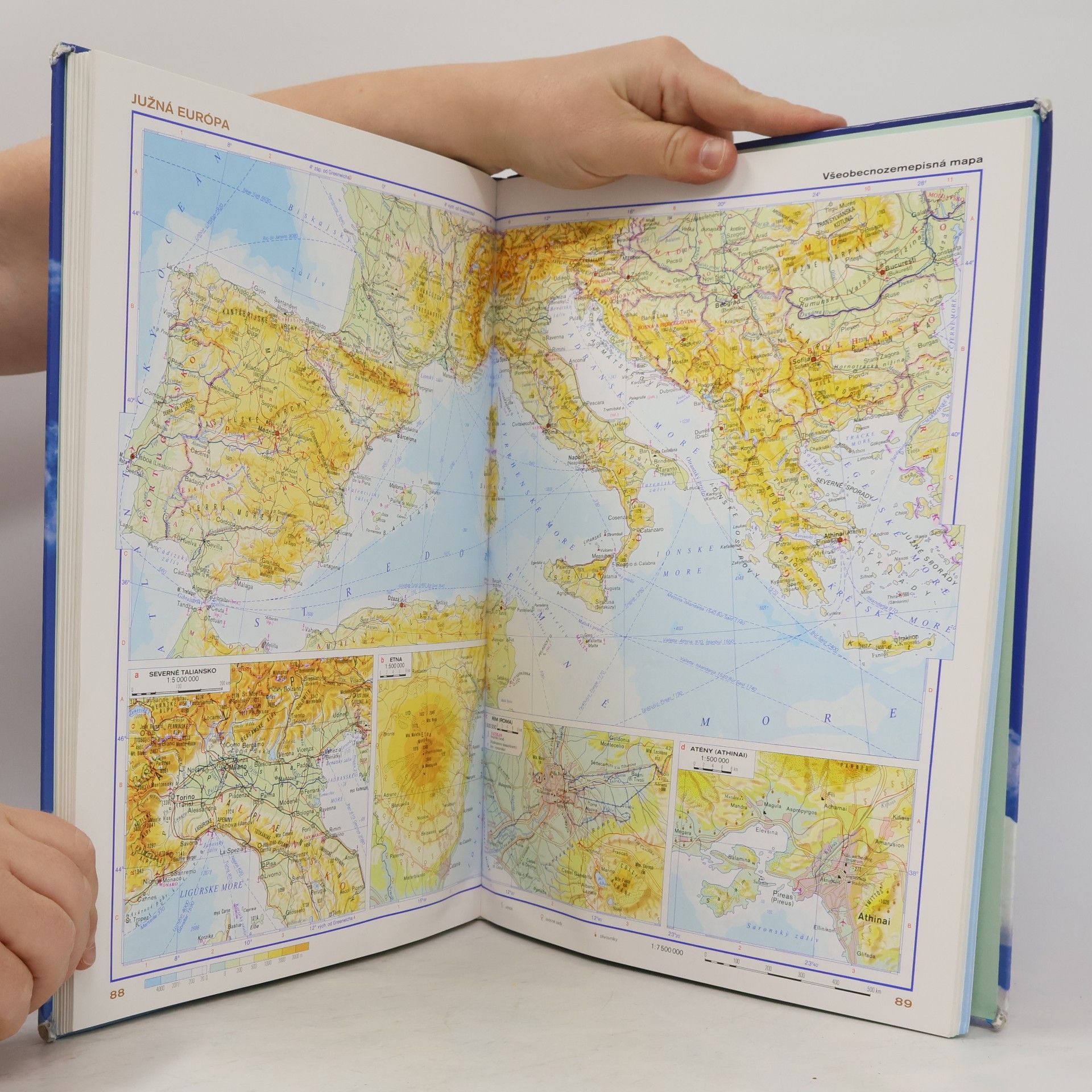 Autorenkollektiv Školský atlas sveta