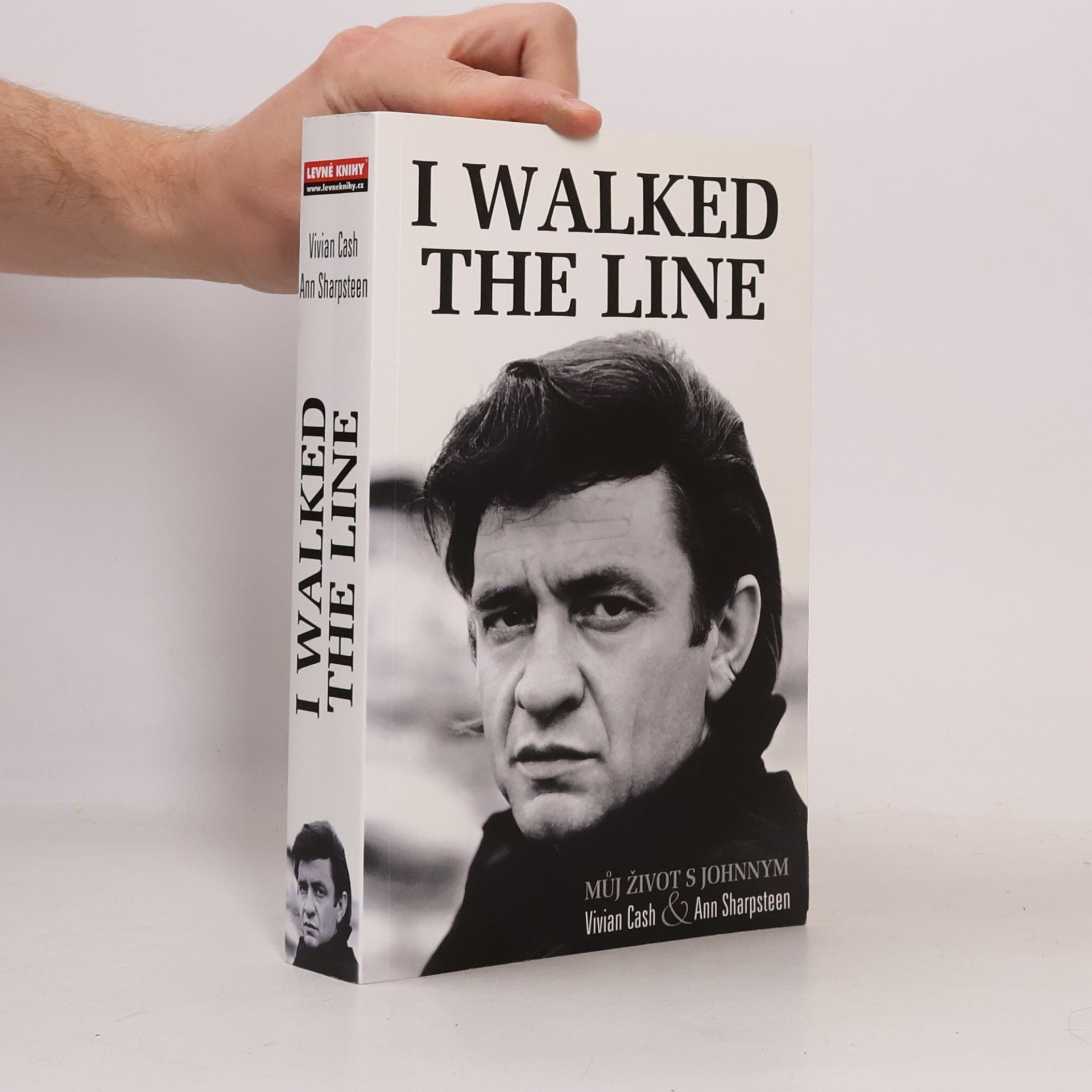 I walked the line: Můj život s Johnnym