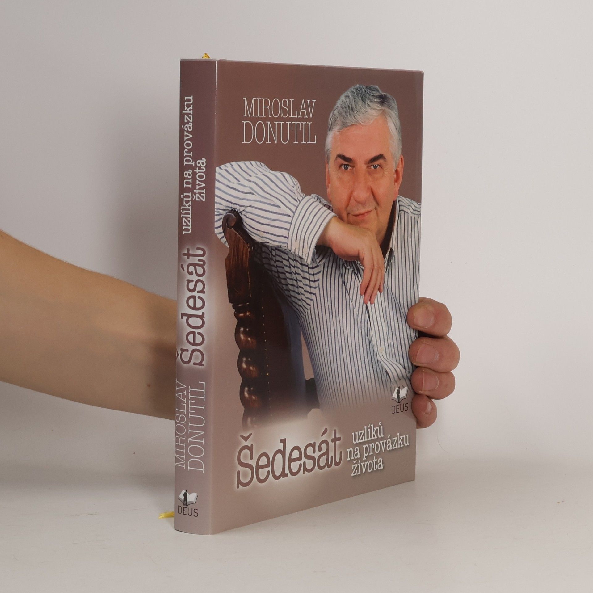 Šedesát uzlíků na provázku života