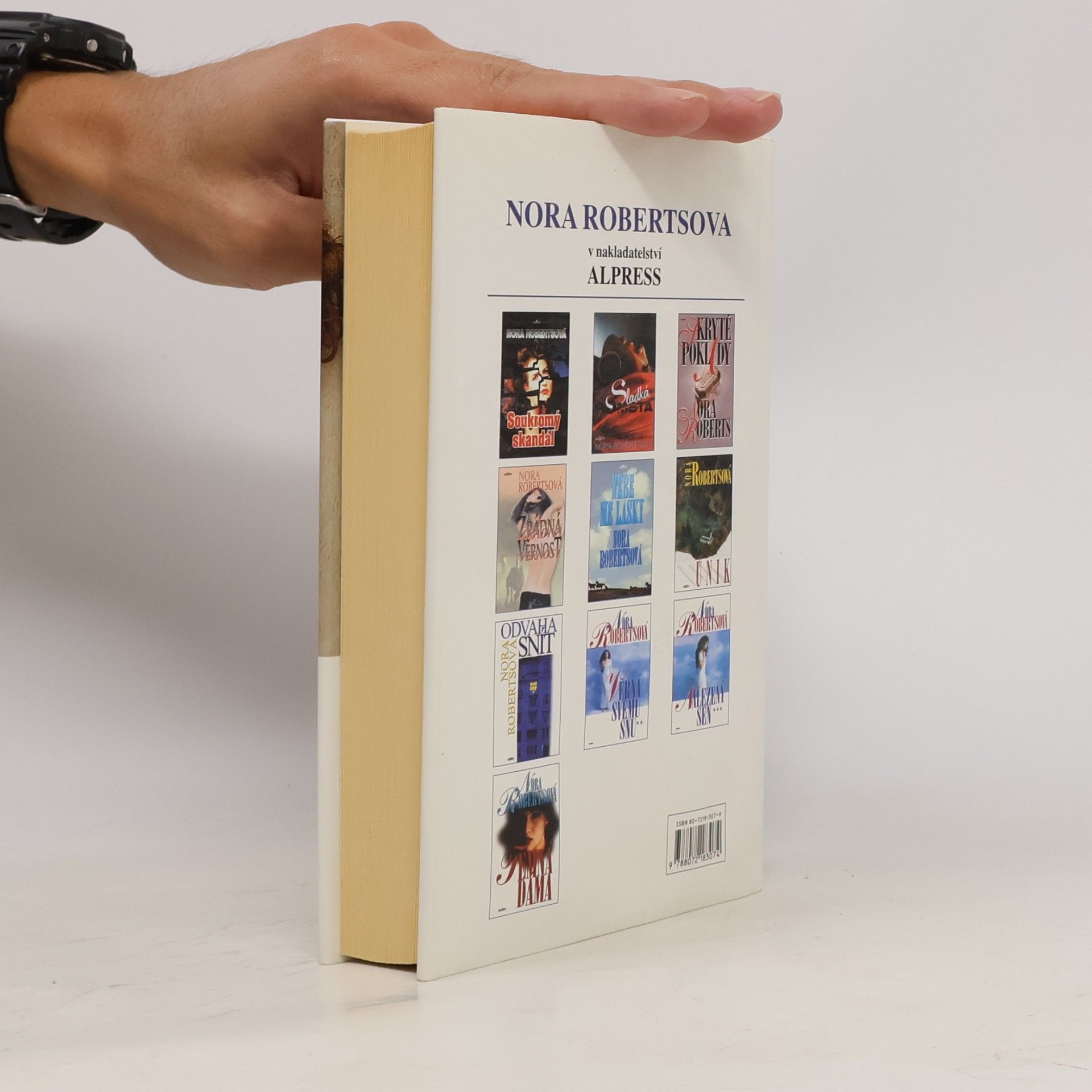 Nora Roberts Veřejná tajemství
