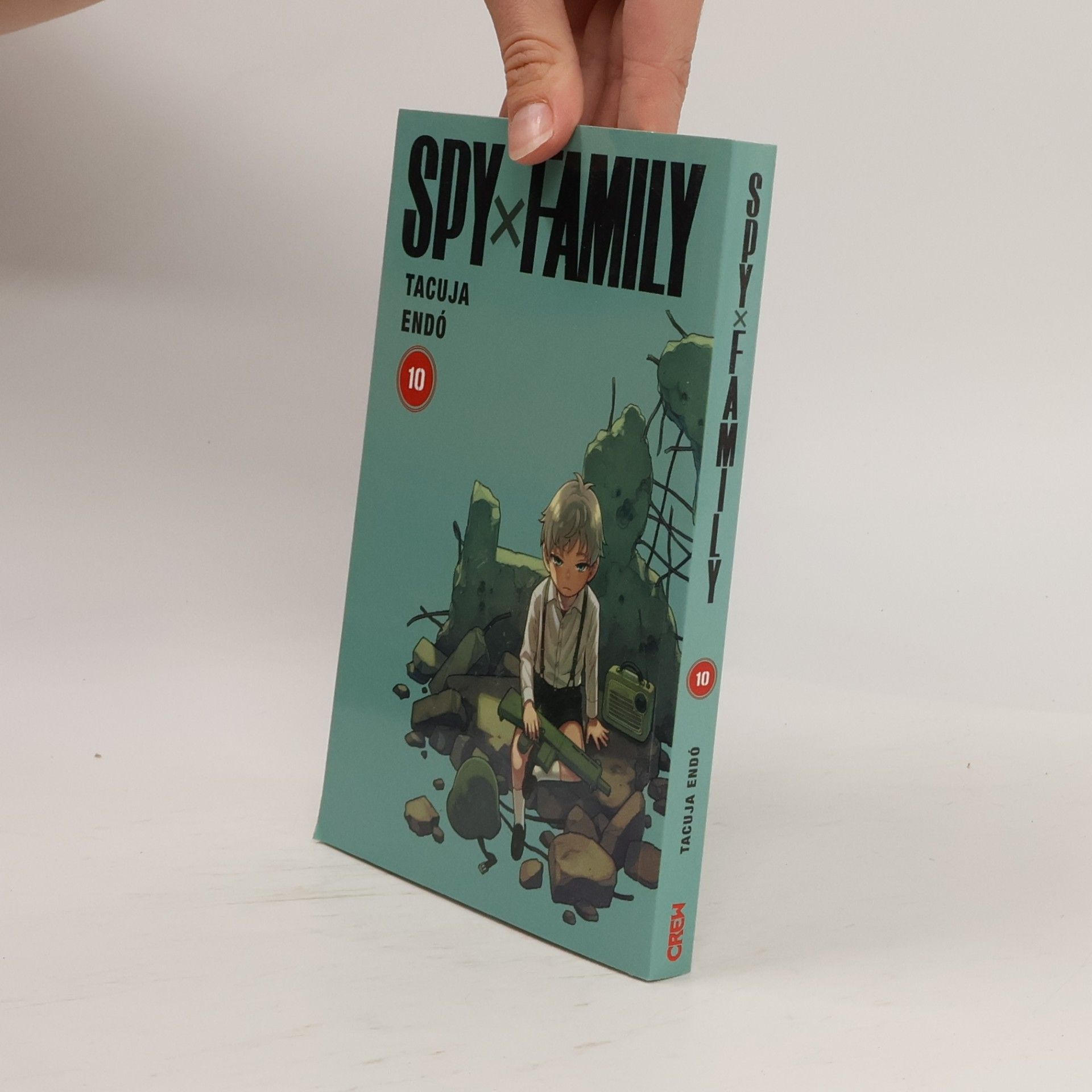 Tacuja Endó Spy x Family 10