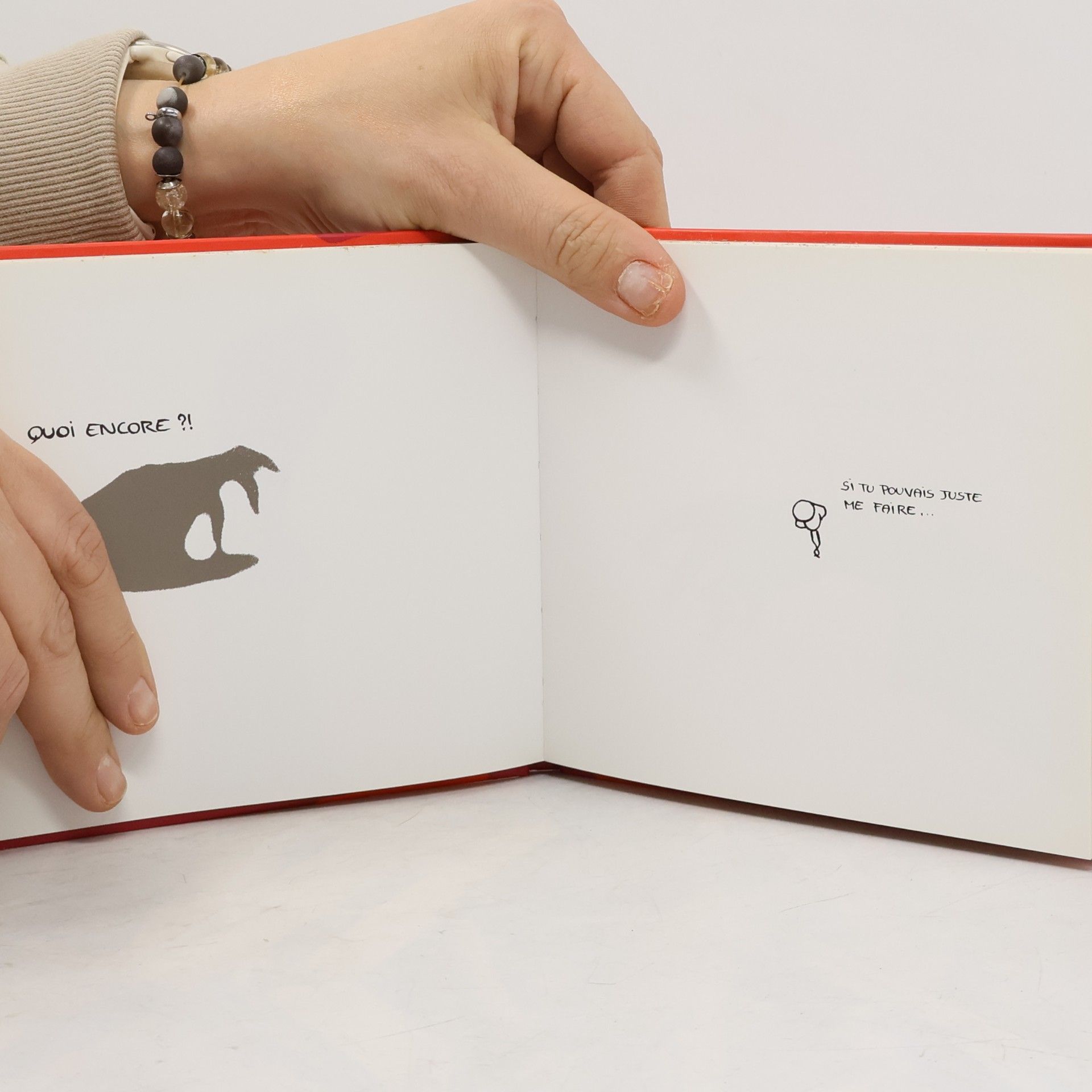 Perrine Rouillon Le petit dessin avec une culotte sur la tête