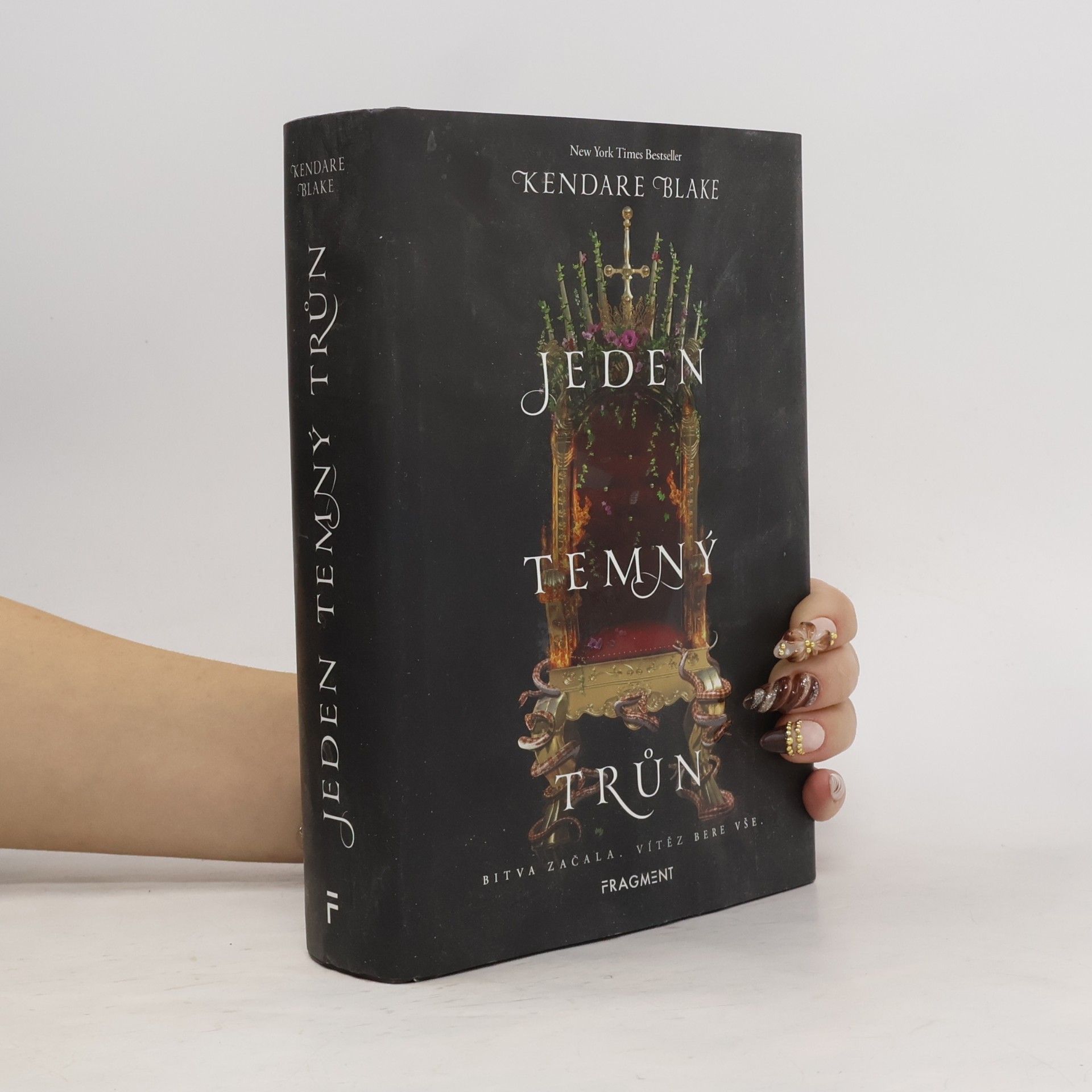 Jeden temný trůn