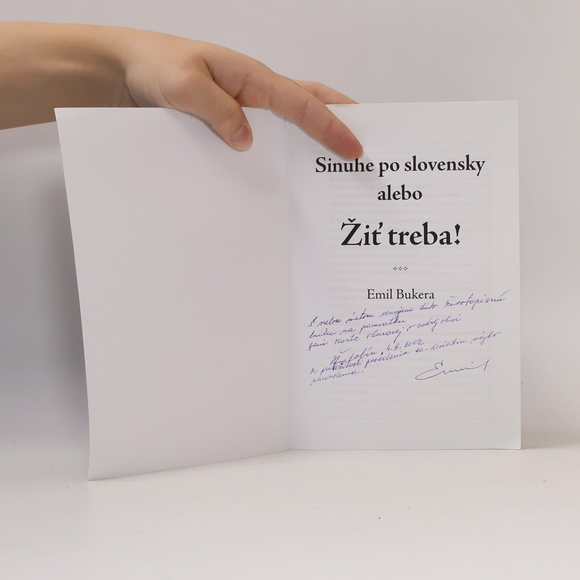 Emil Bukera Sinuhe po slovensky alebo Žiť treba!