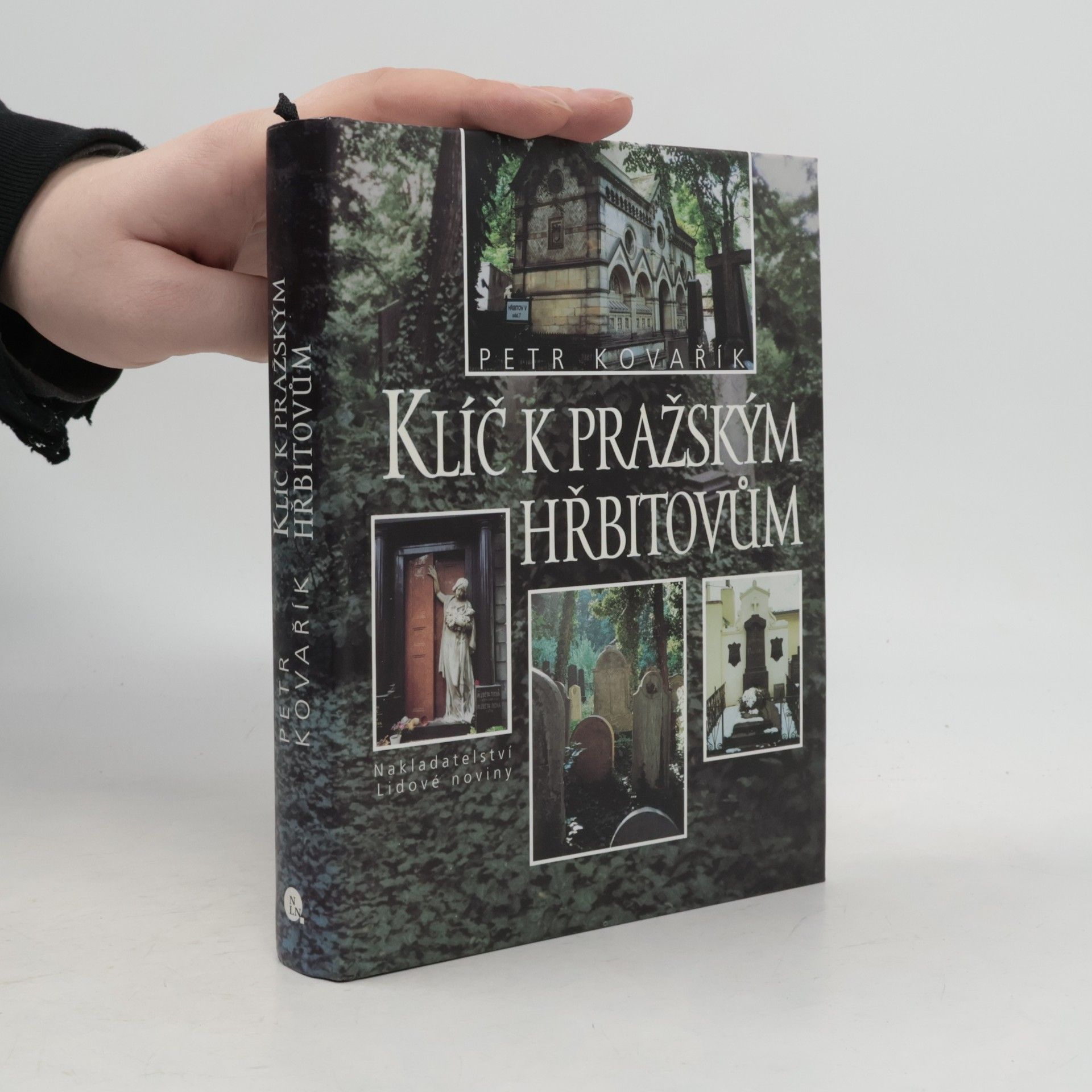 Petr Kovařík Klíč k pražským hřbitovům