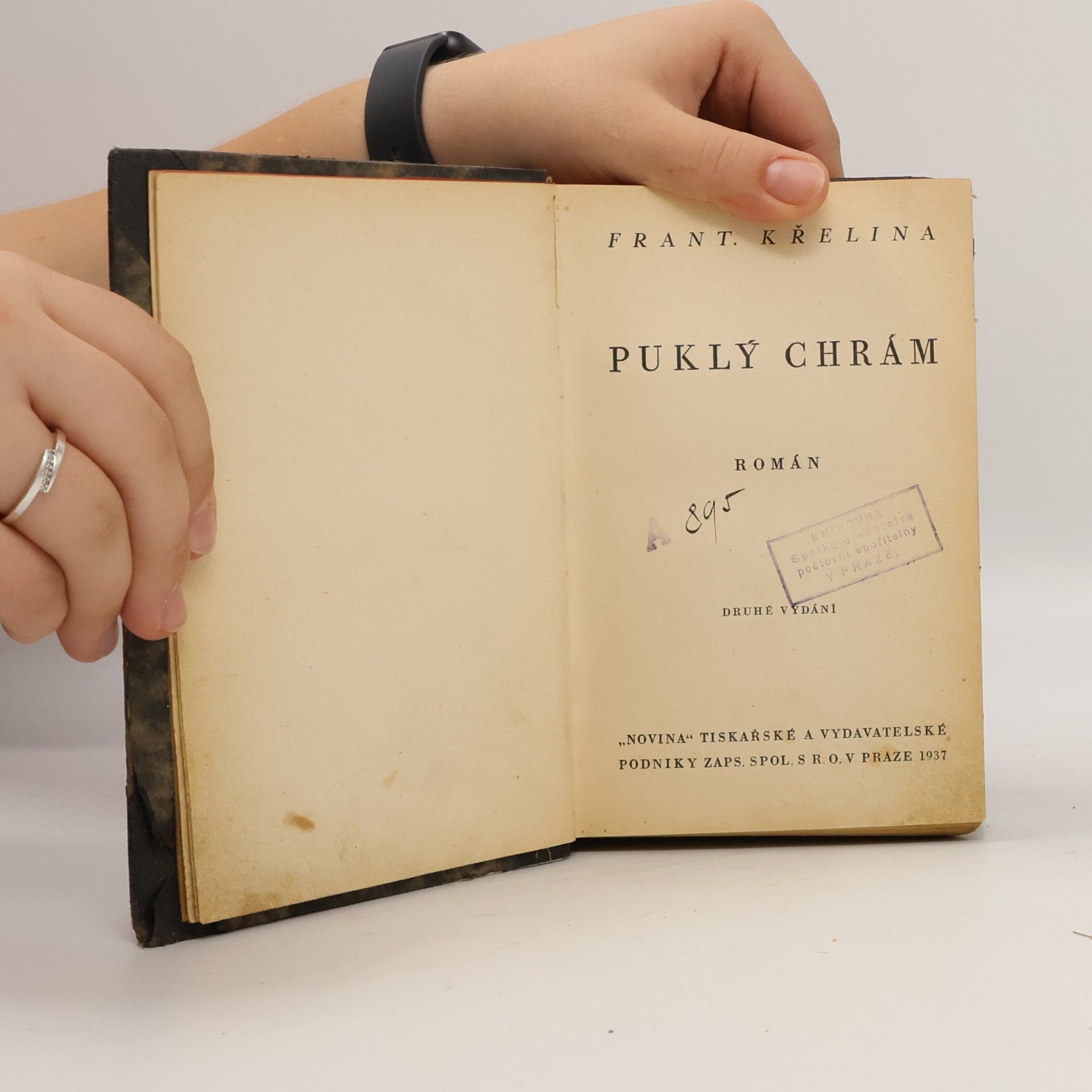 František Křelina Puklý chrám