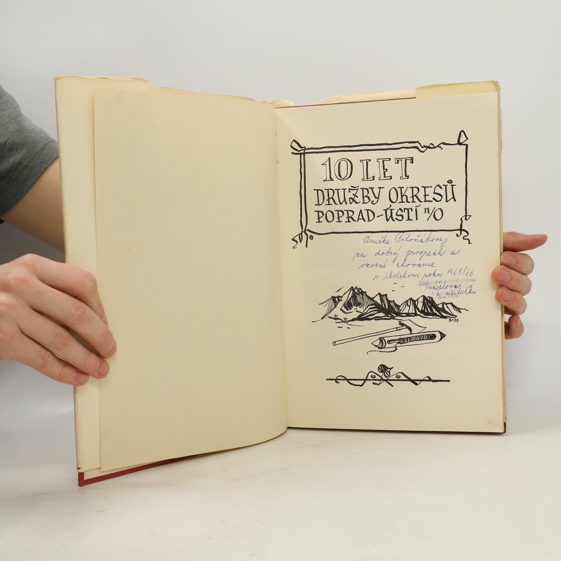 Autorenkollektiv 10 let družby obcí a okresů Poprad - Ústí nad Orlicí. 1950-1960