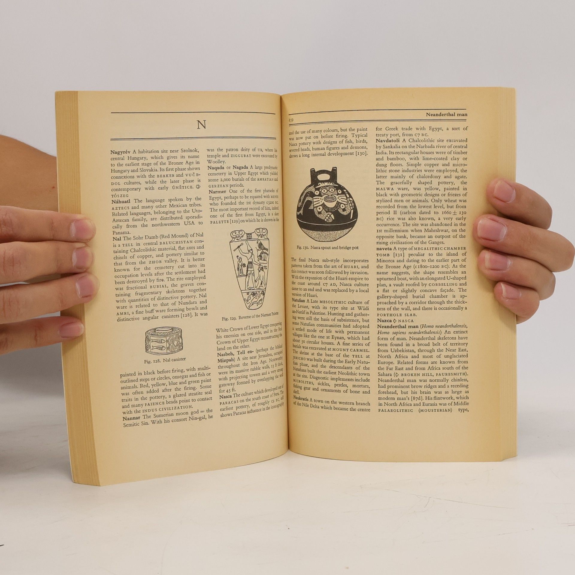 Warwick M. Bray The Penguin Dictionary of Archaeology