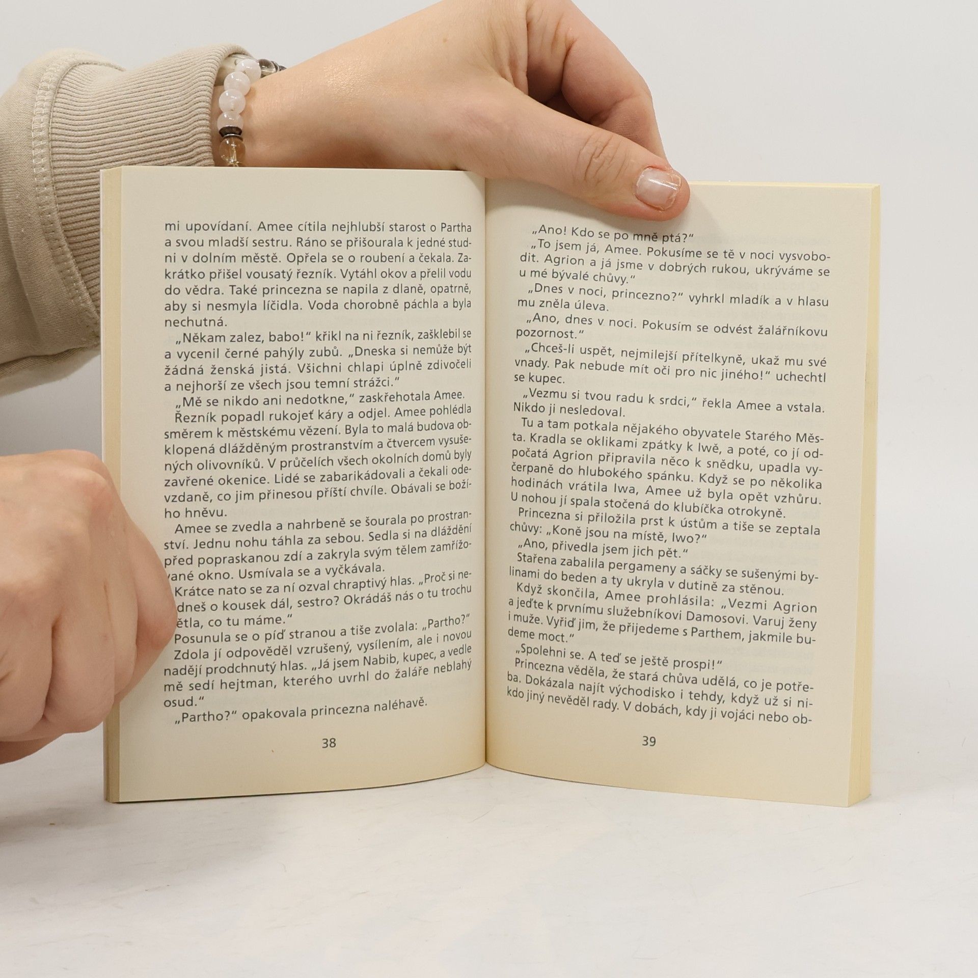 Autorenkollektiv Schrána spícího boha, Věštkyně maratha, Král upírů, Jezdec na draku