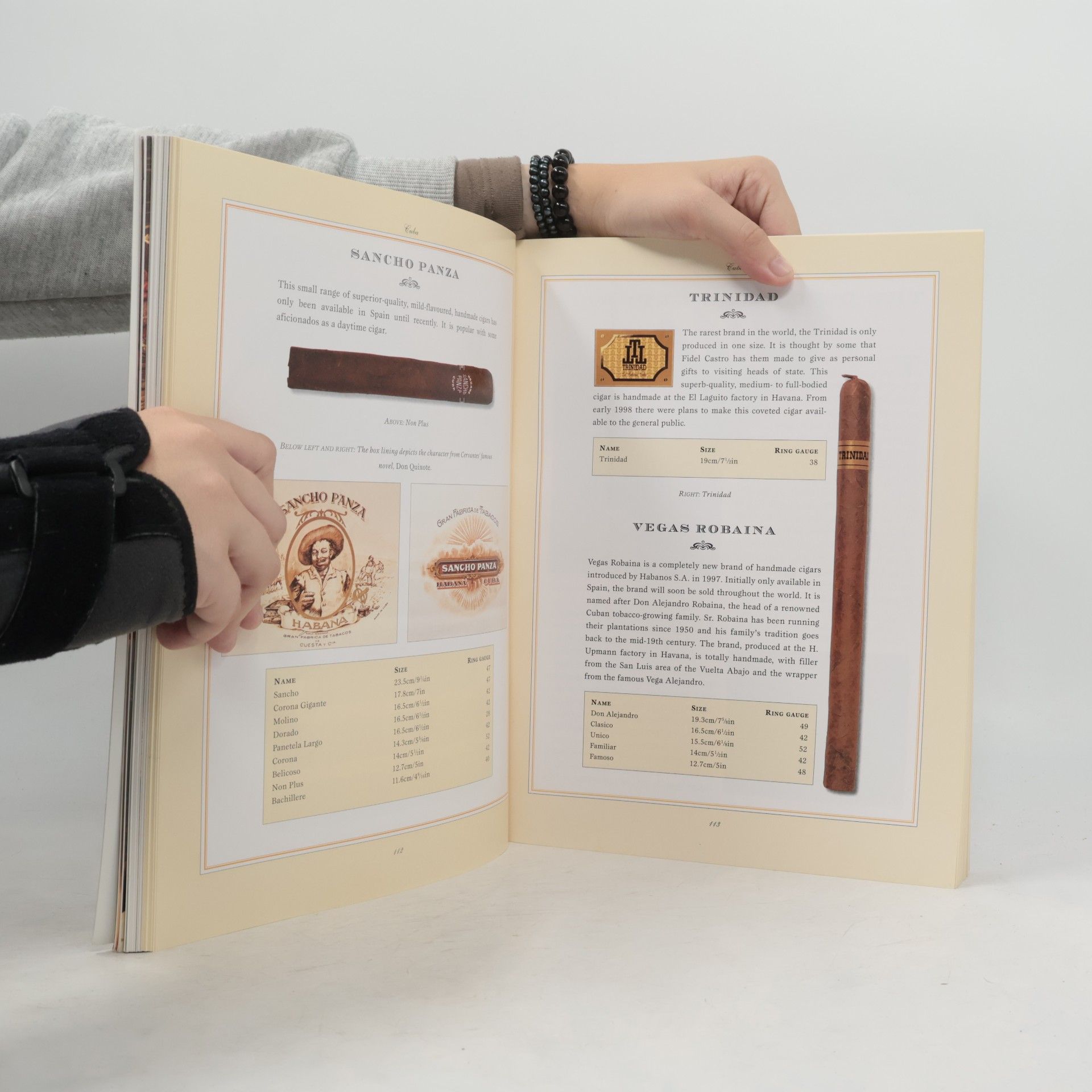 Julian Holland The World Encyclopedia of Cigars