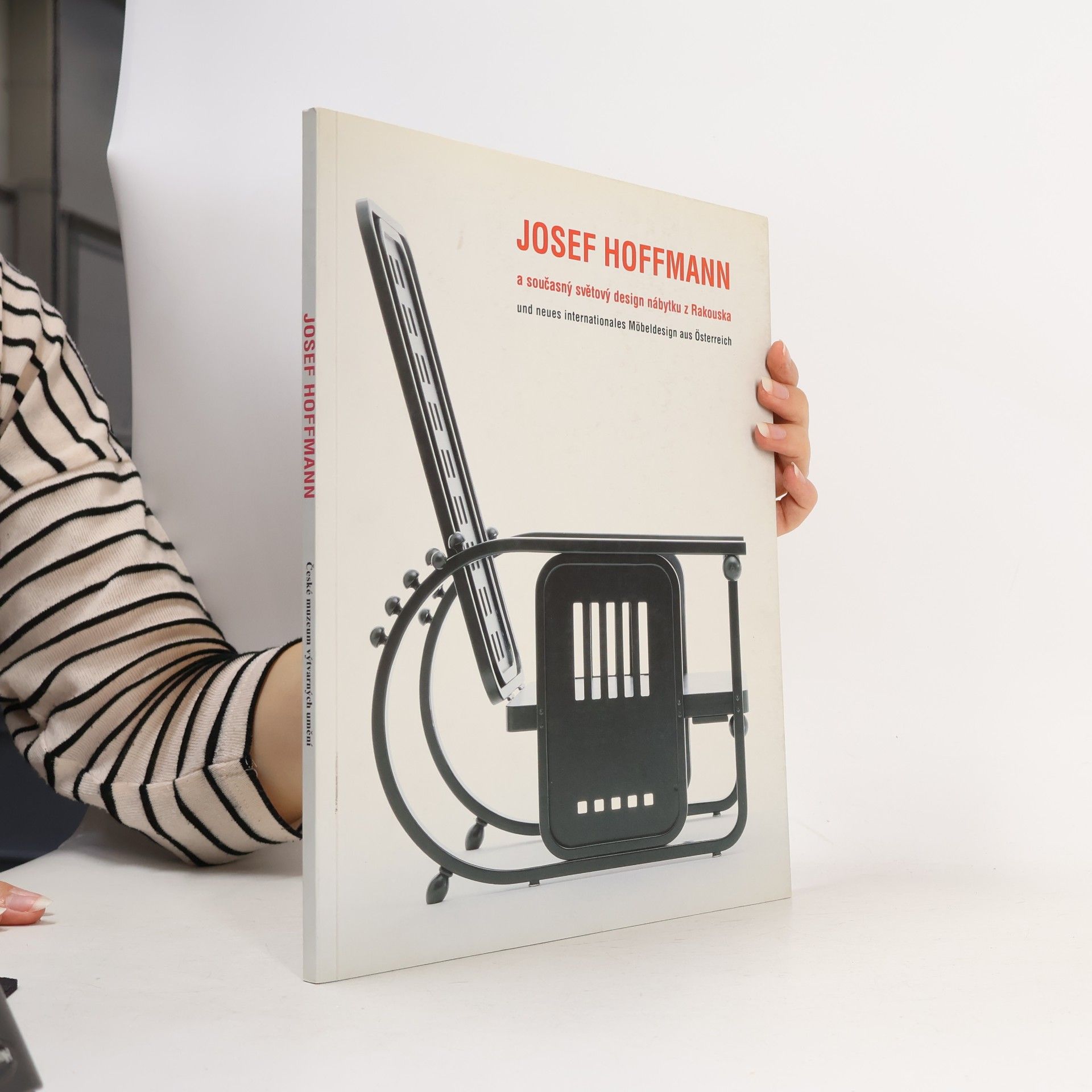 kolektiv Josef Hoffmann a současný světový design nábytku z Rakouska