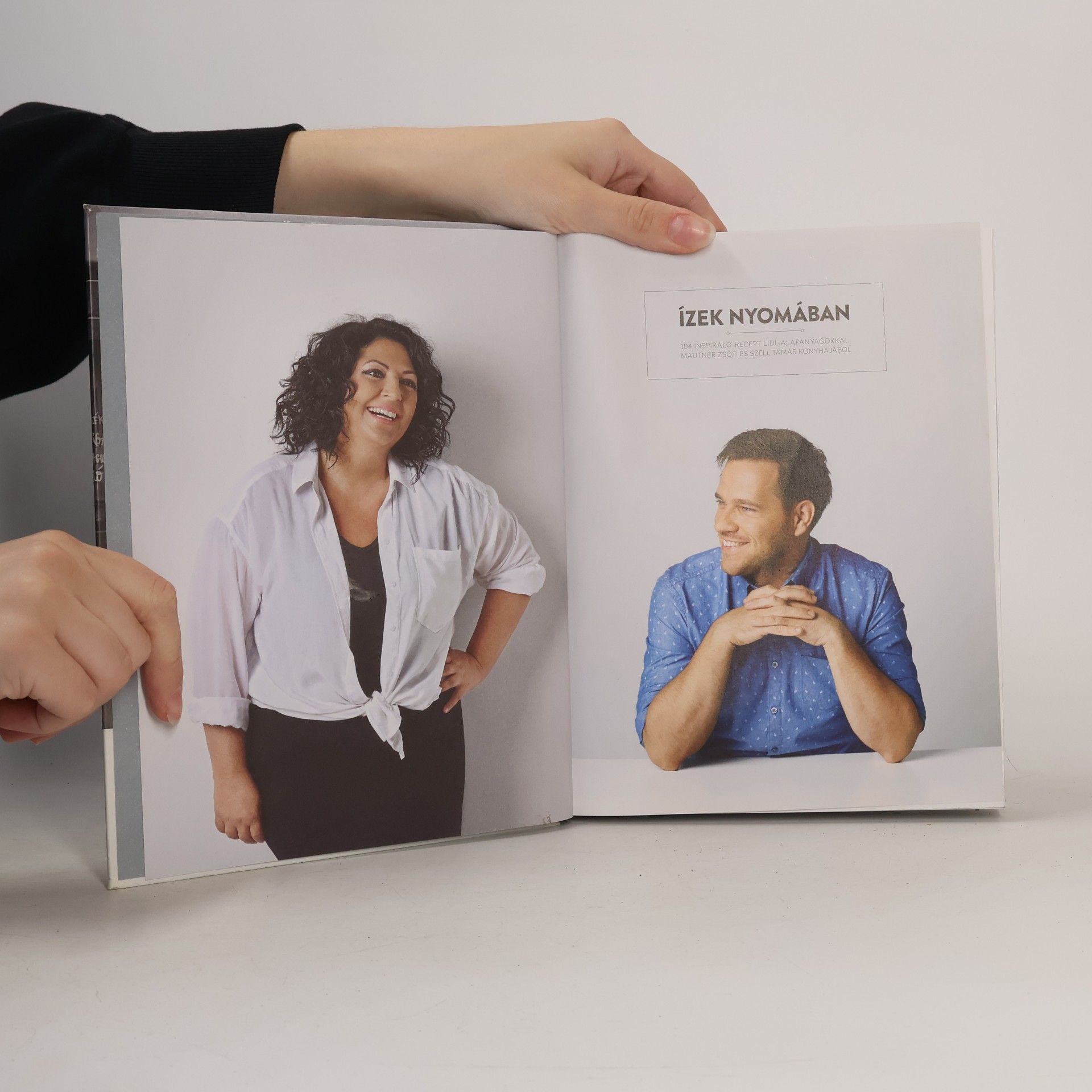 Collectif d'auteurs Ízek nyomában
