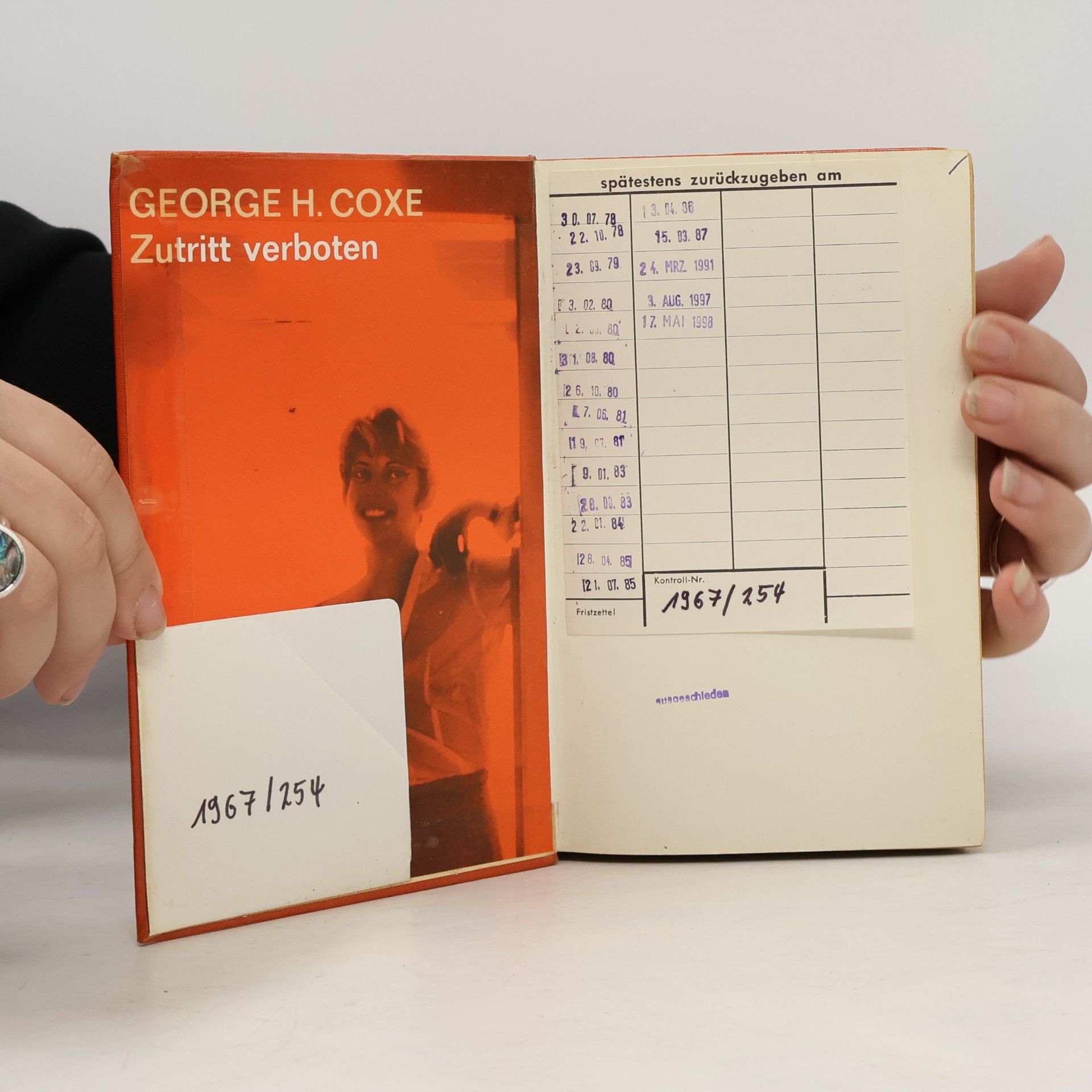 George Harmon Coxe Zutritt verboten