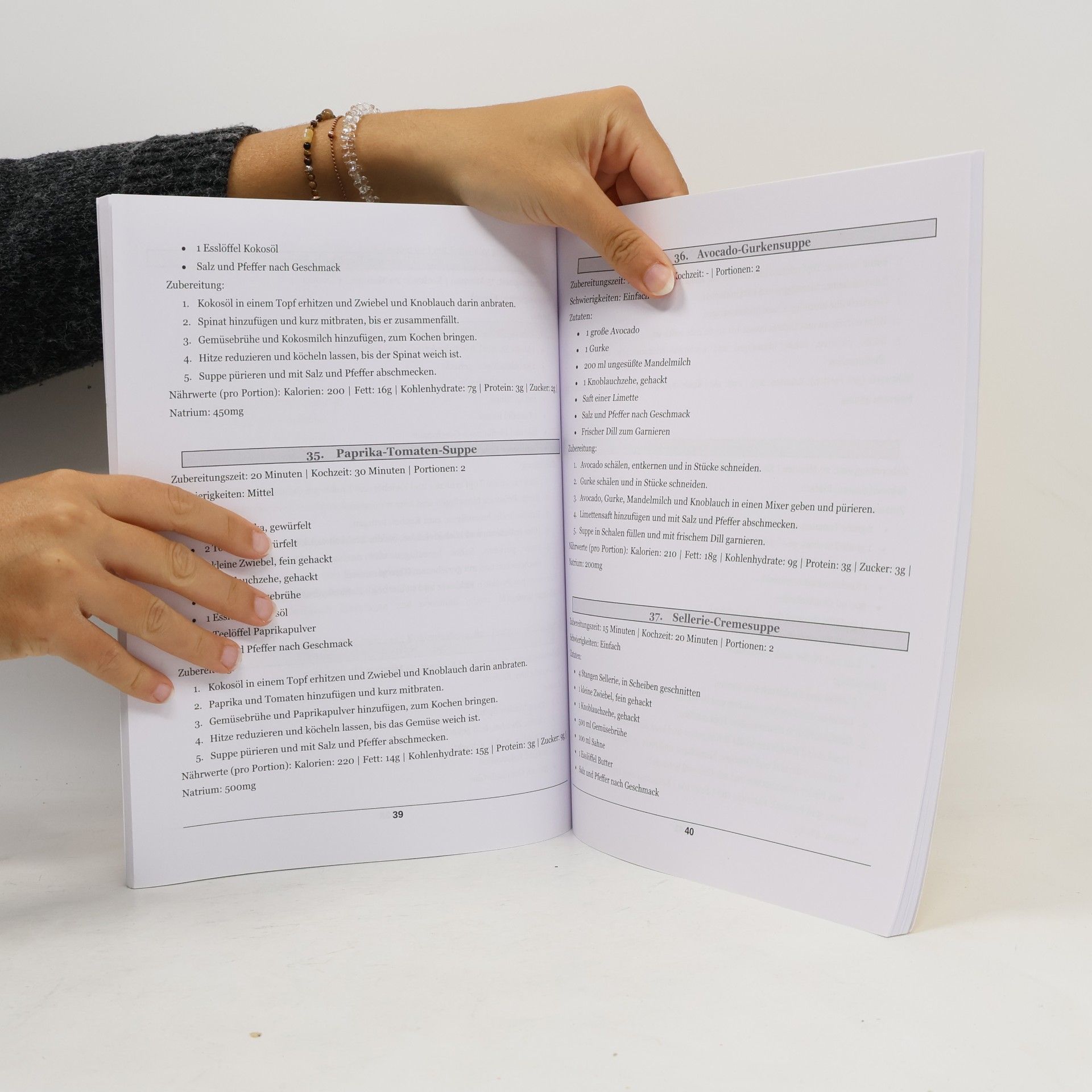 Haas, Dedrich Ketogene Ernährung Rezeptbuch: Über 100 einfache und leckere Gerichte mit Nährwertangaben | Inklusive Wochenpläne und nachhaltige Küchentipps