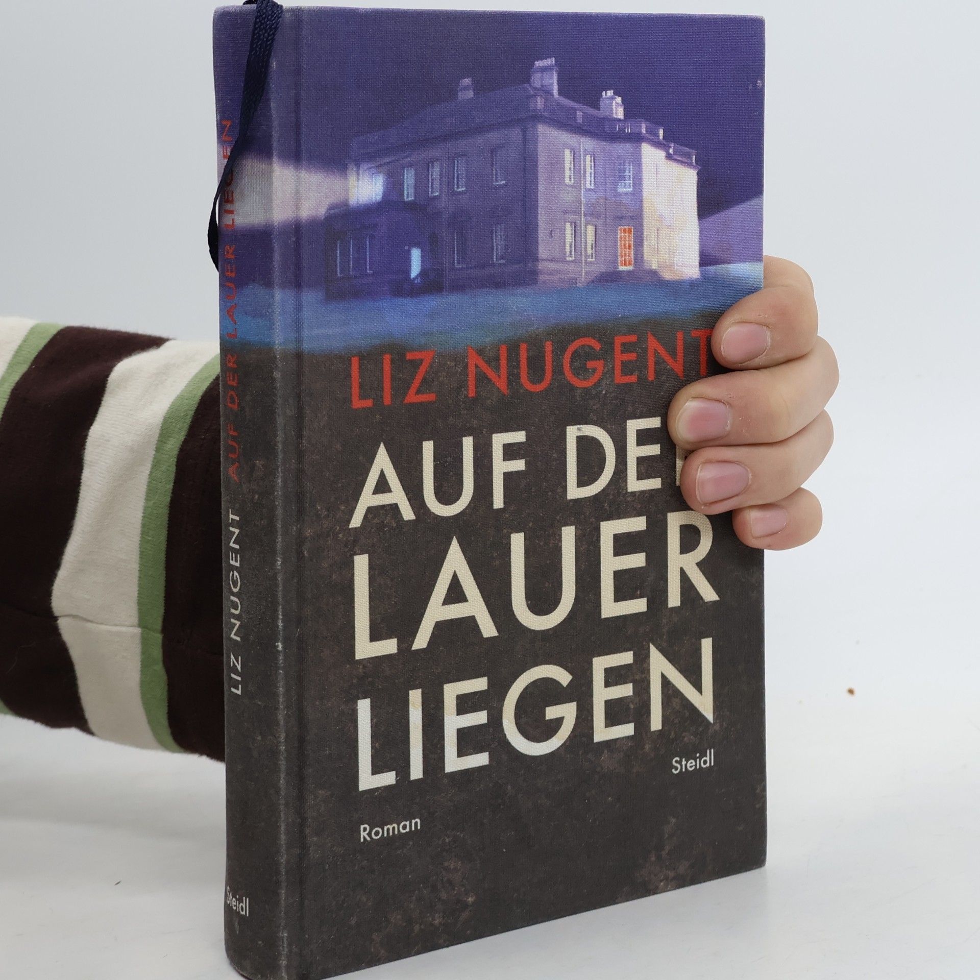 Auf der Lauer liegen