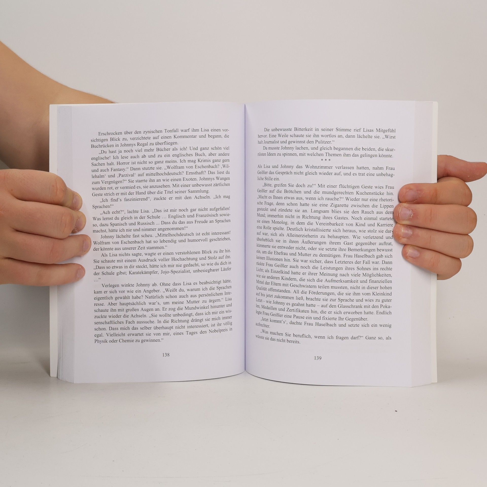 Veronika Grohsebner Johnny Designed