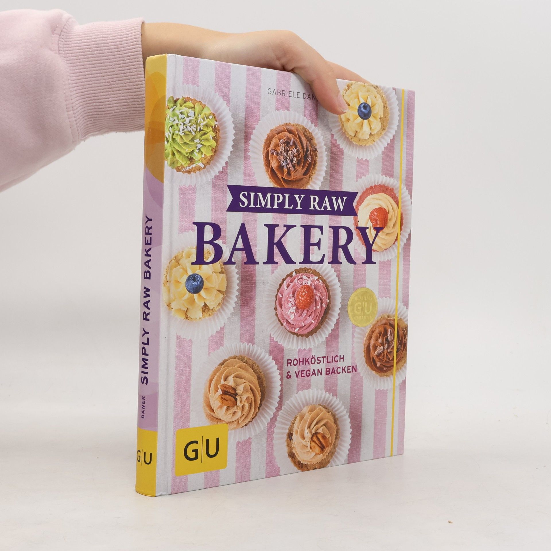 Gabriele Danek Simply raw bakery