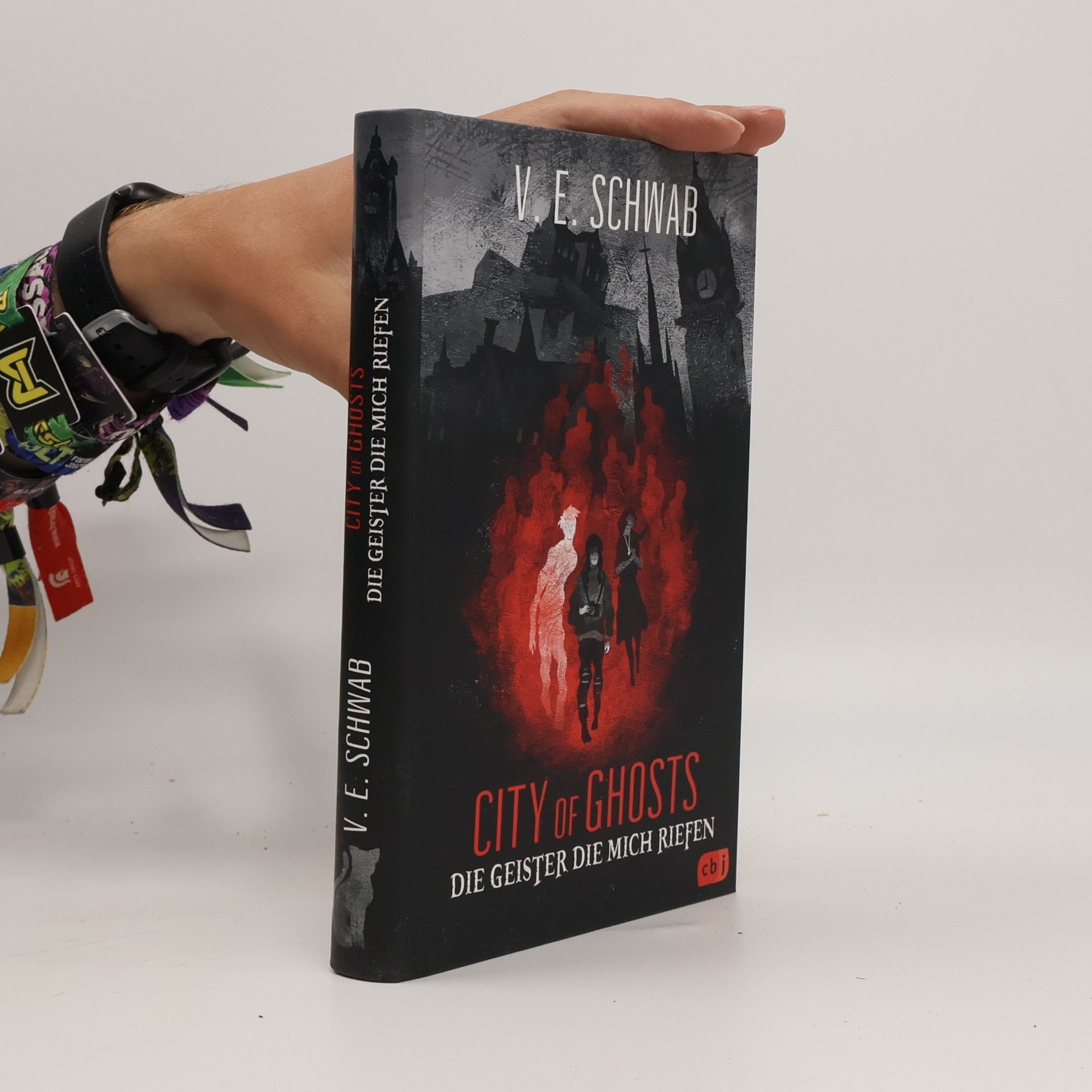 Victoria Schwab City of Ghosts