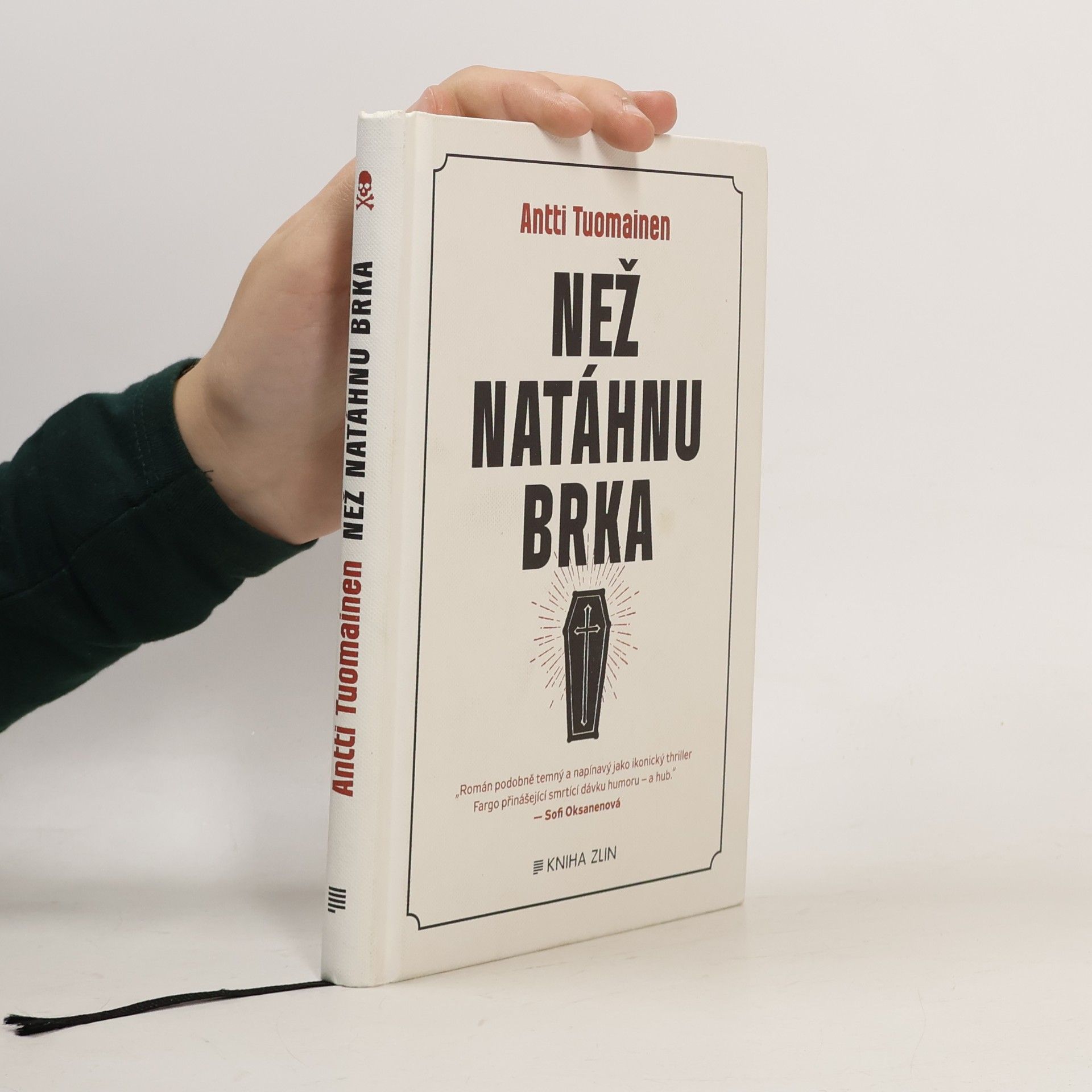 Antti Tuomainen Než natáhnu brka