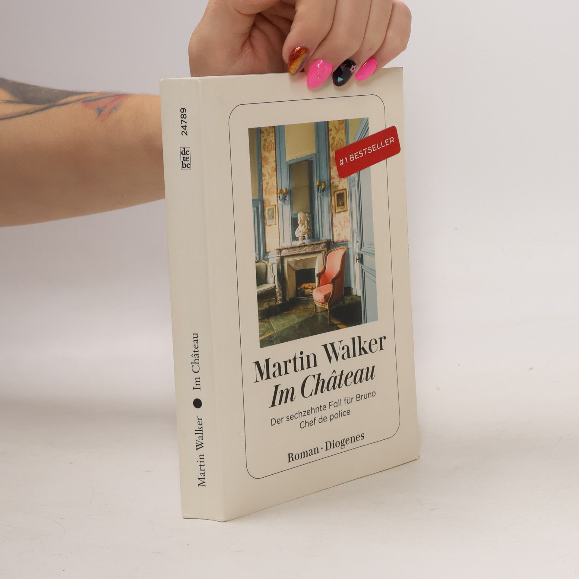 Martin Walker Bruno, Chef de police - 16: Im Château