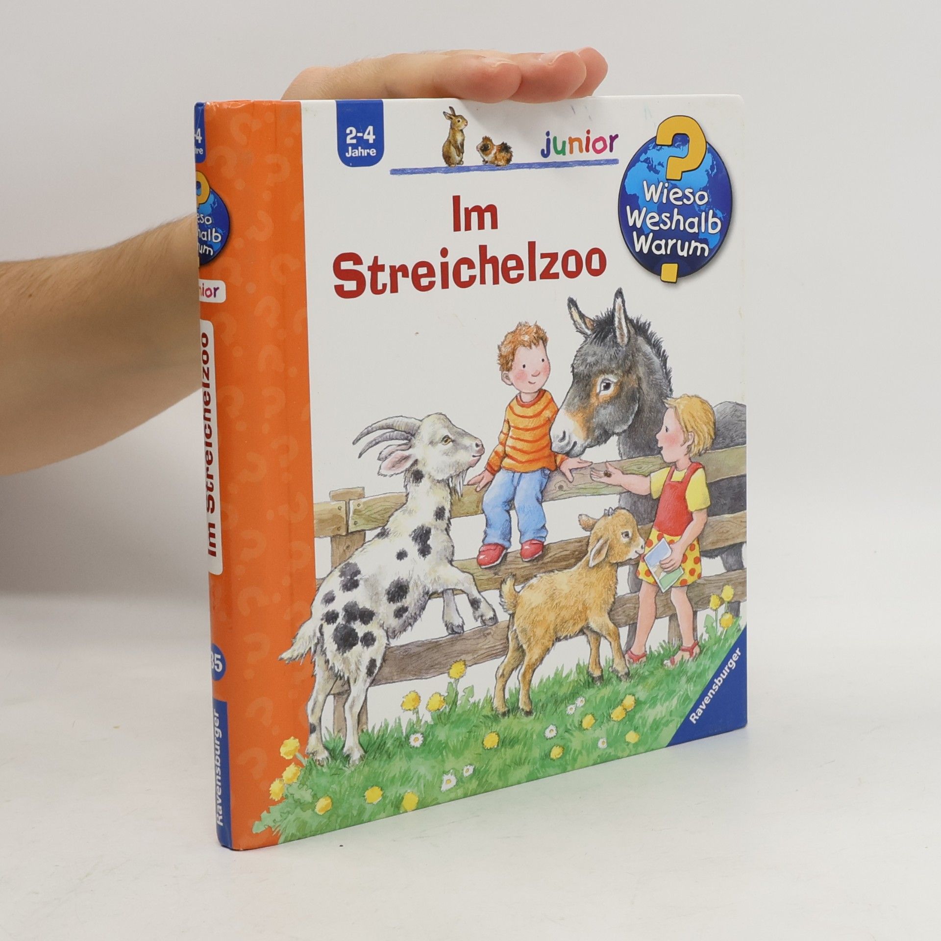 Anne Möller Im Streichelzoo