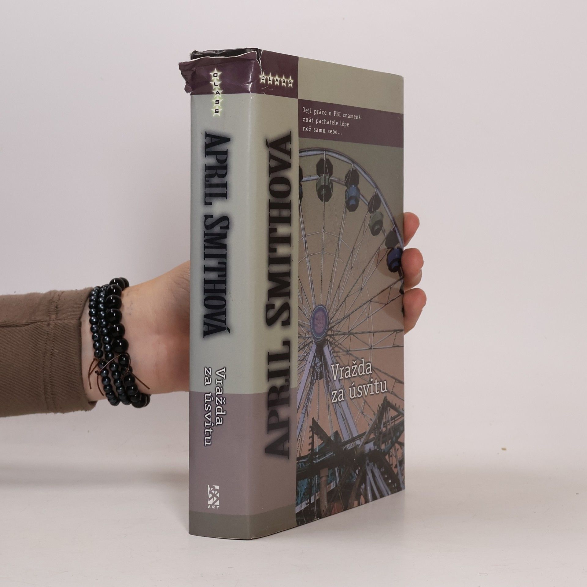 April Smith Vražda za úsvitu