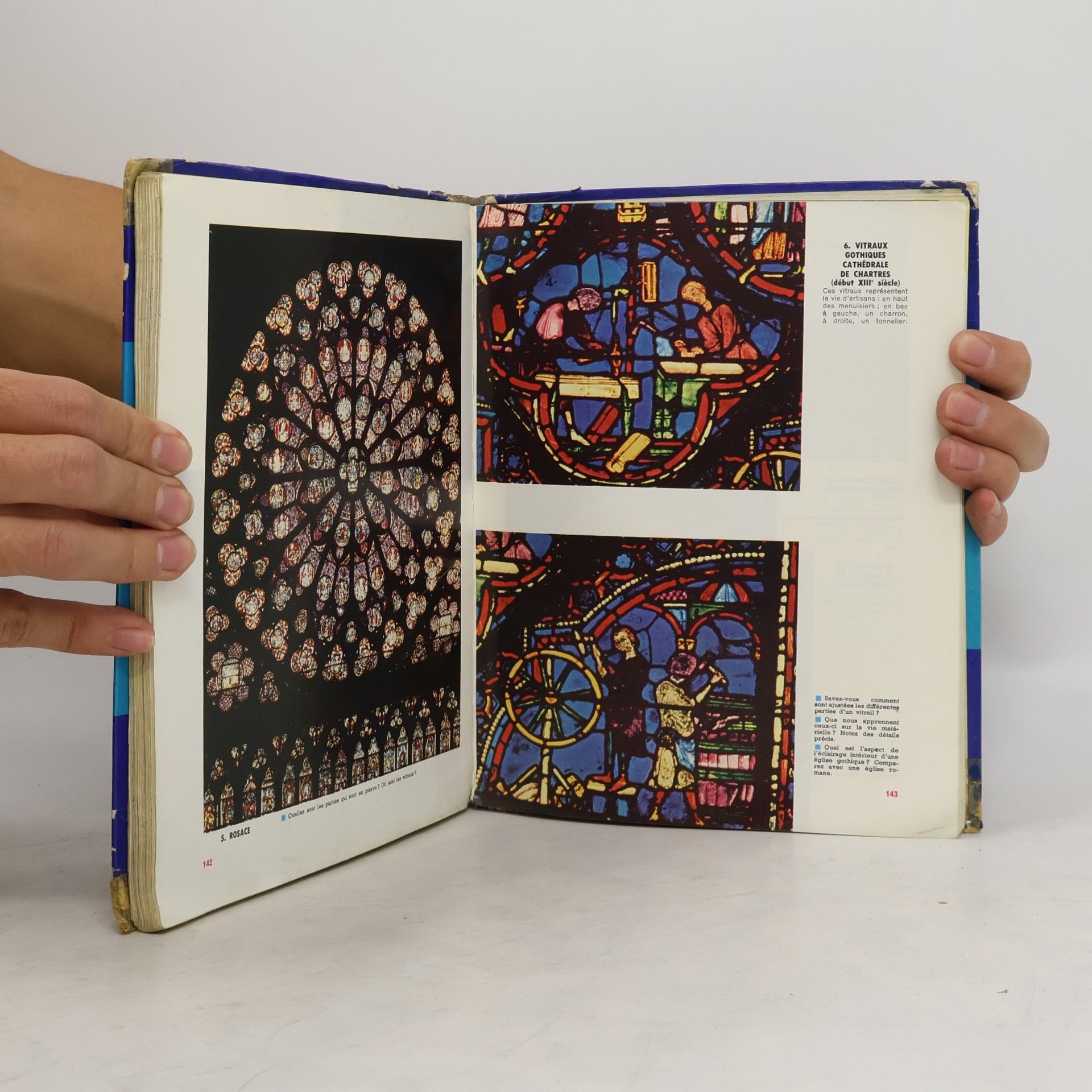 A. G. Manry Documents d'Histoire: Le Moyen Age