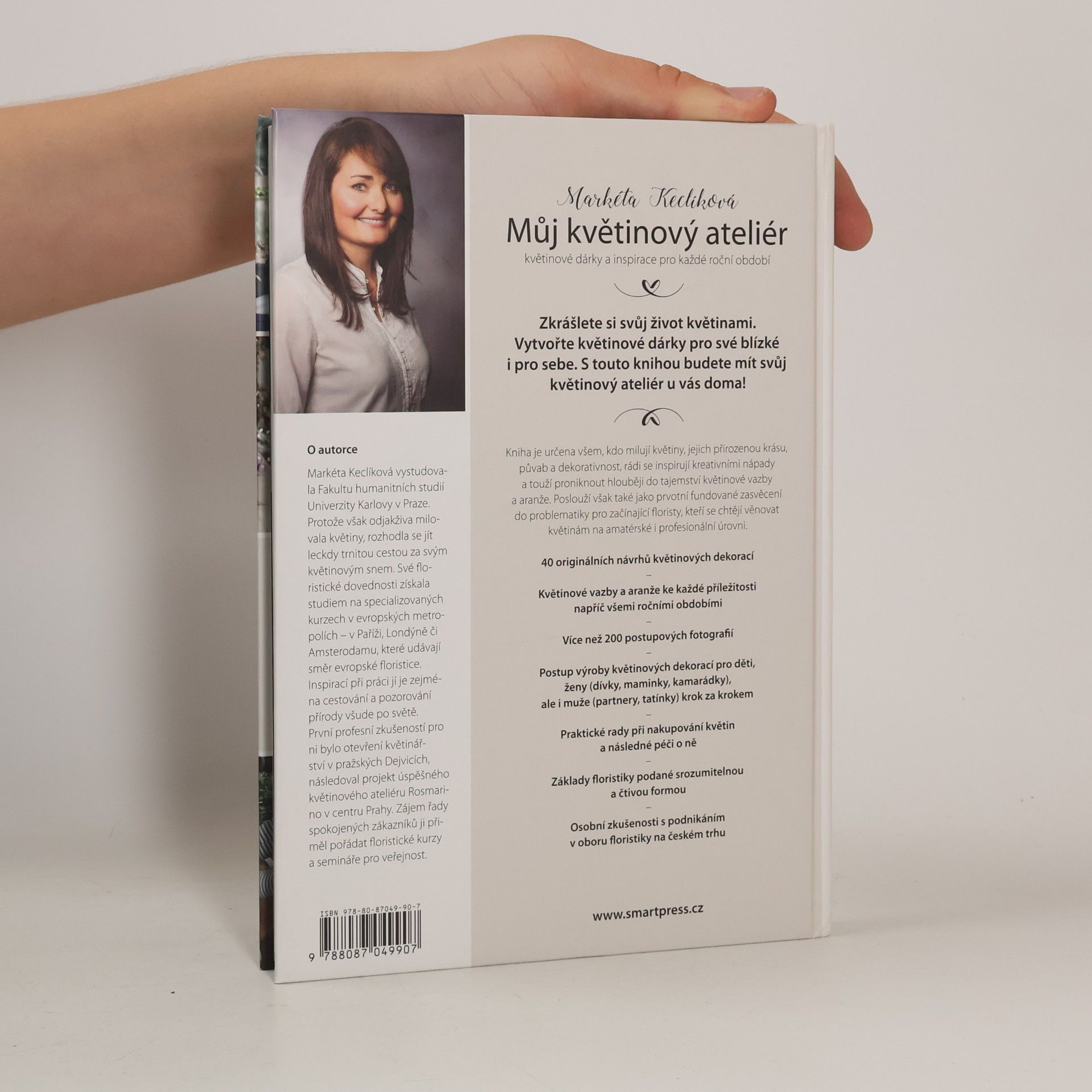 Markéta Keclíková Můj květinový ateliér. Květinové dárky a inspirace pro každé roční období