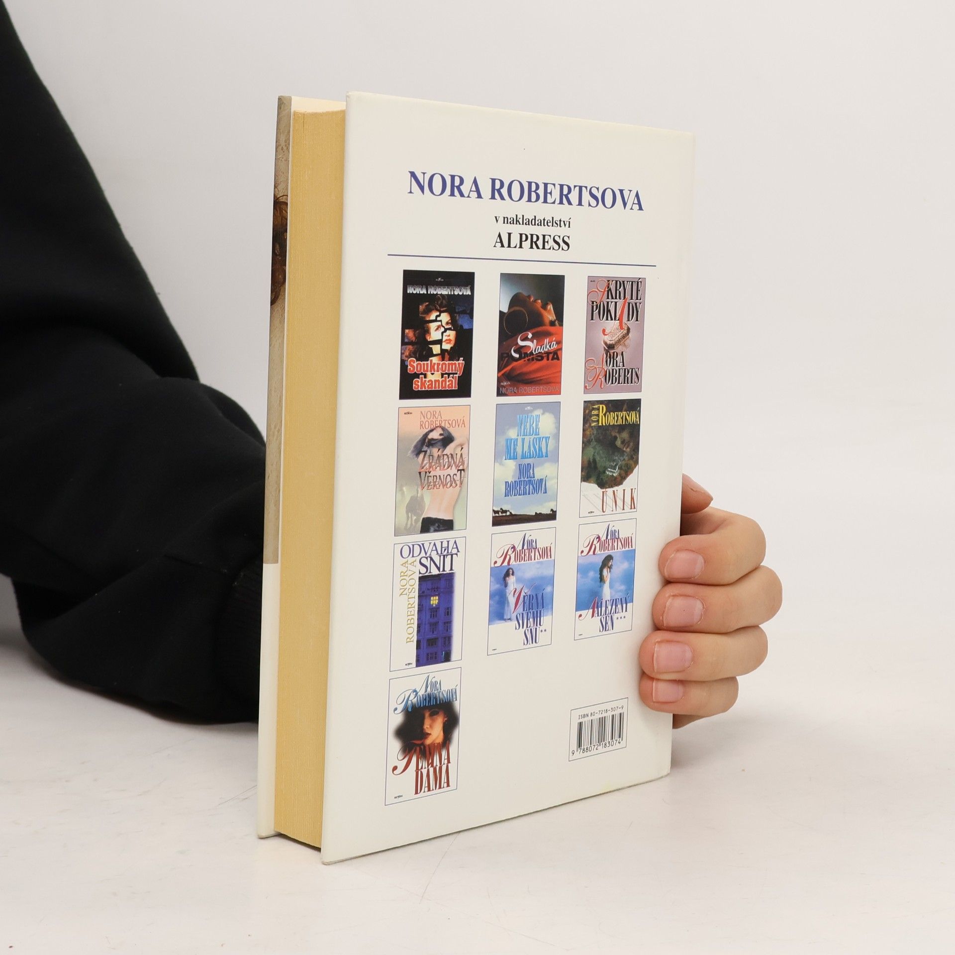 Nora Roberts Veřejná tajemství