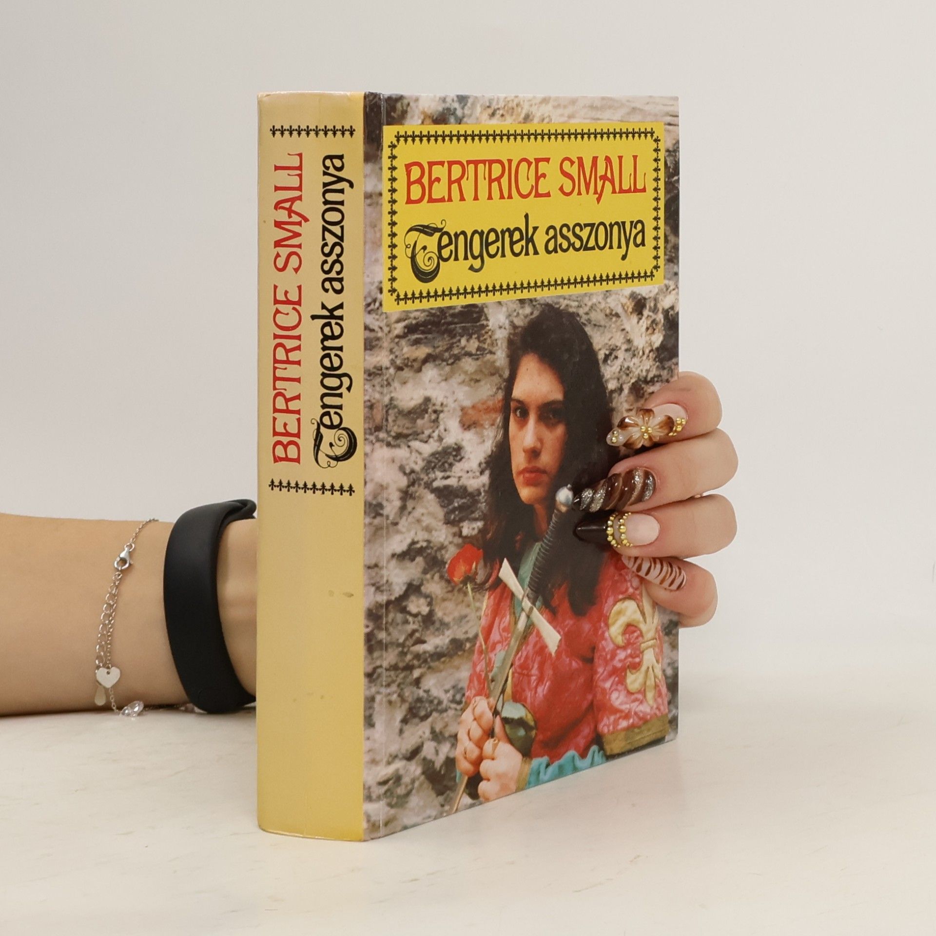 Bertrice Small Tengerek asszonya