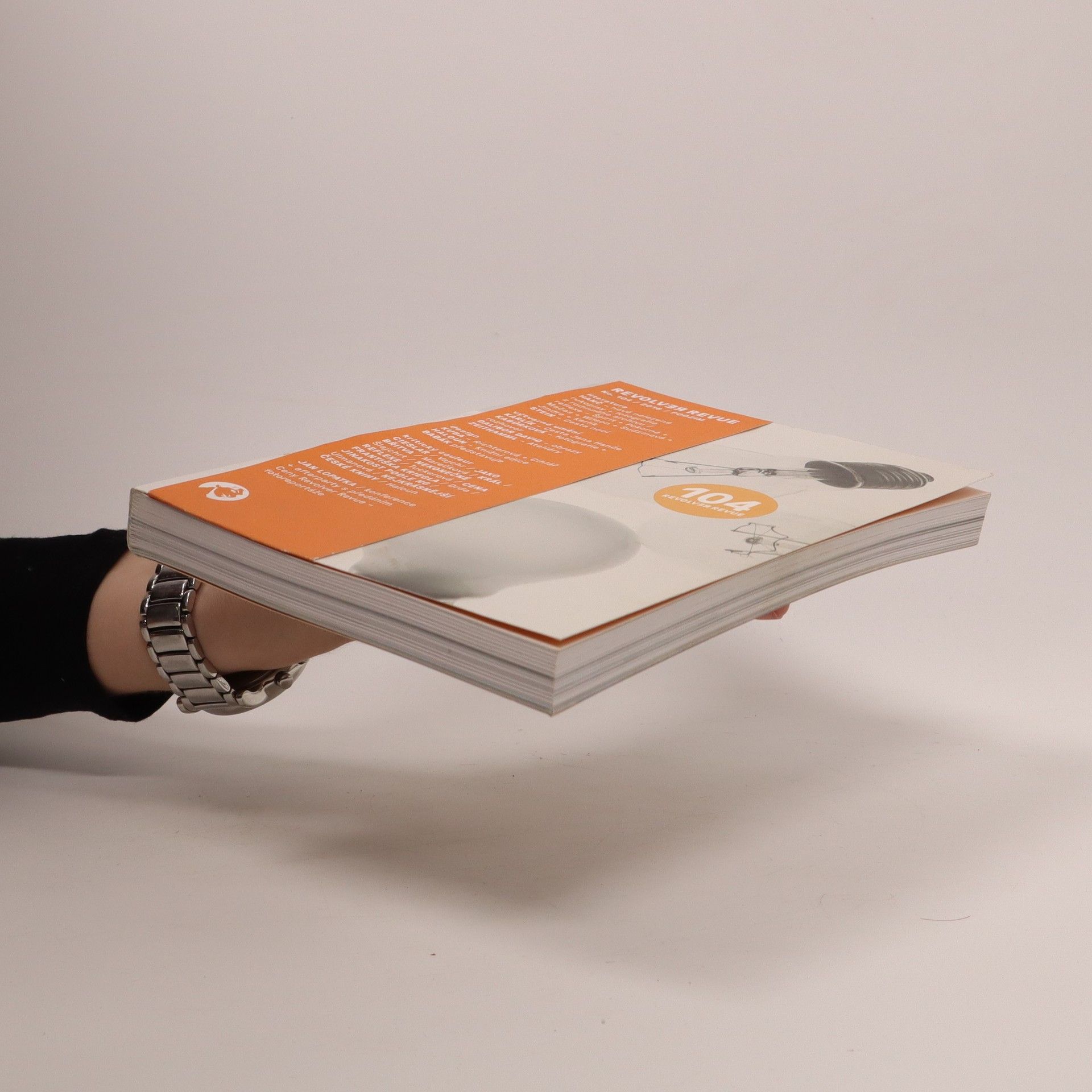 Collectif d'auteurs Revolver Revue 104