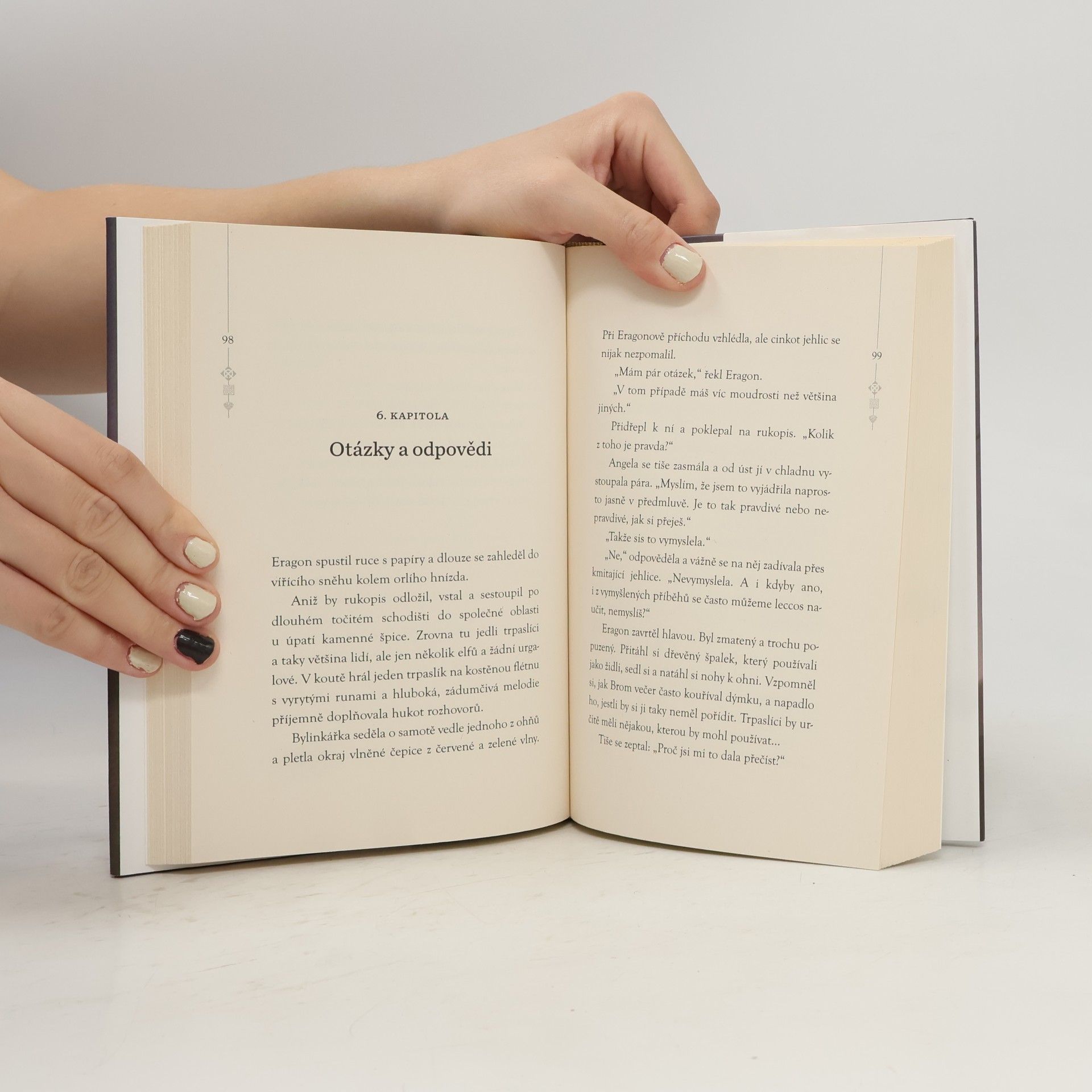 Christopher Paolini Poutník, čarodějnice a červ - Příběhy z Alagaësie I.