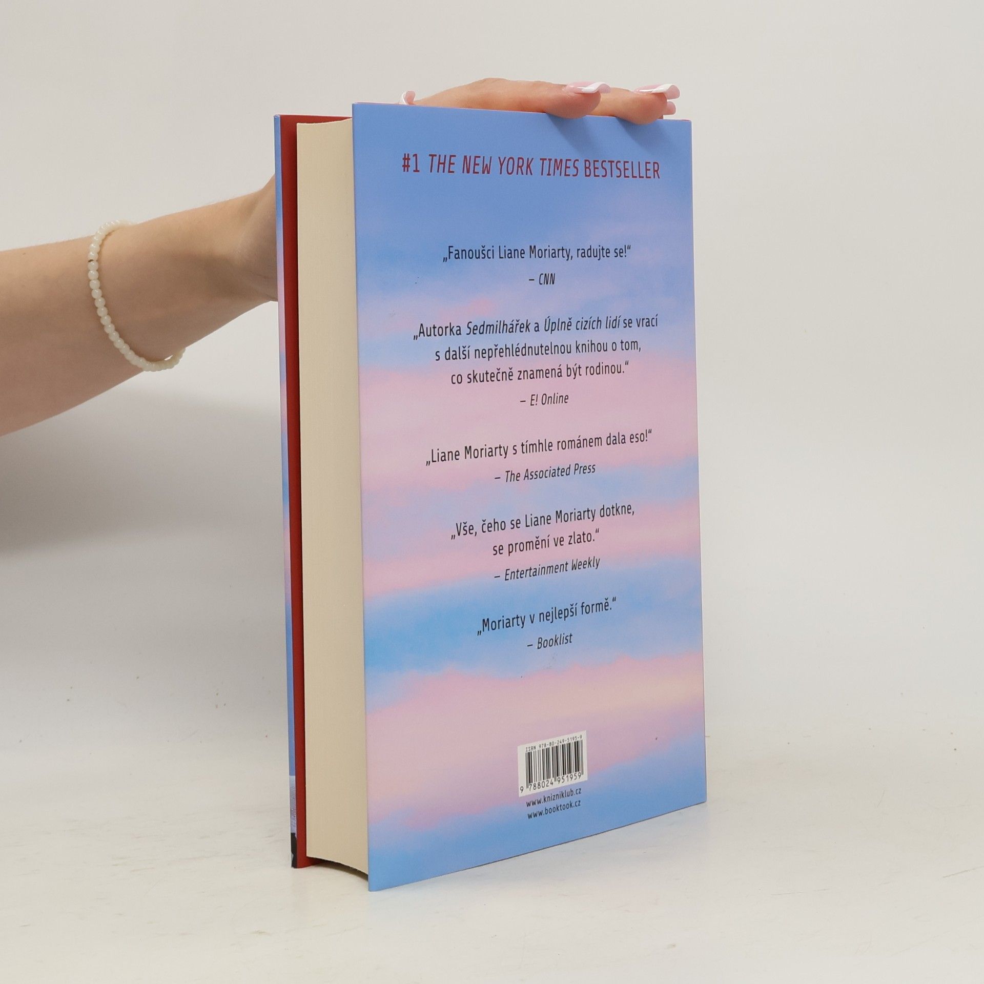 Liane Moriarty Jablka ze stromu nepadají