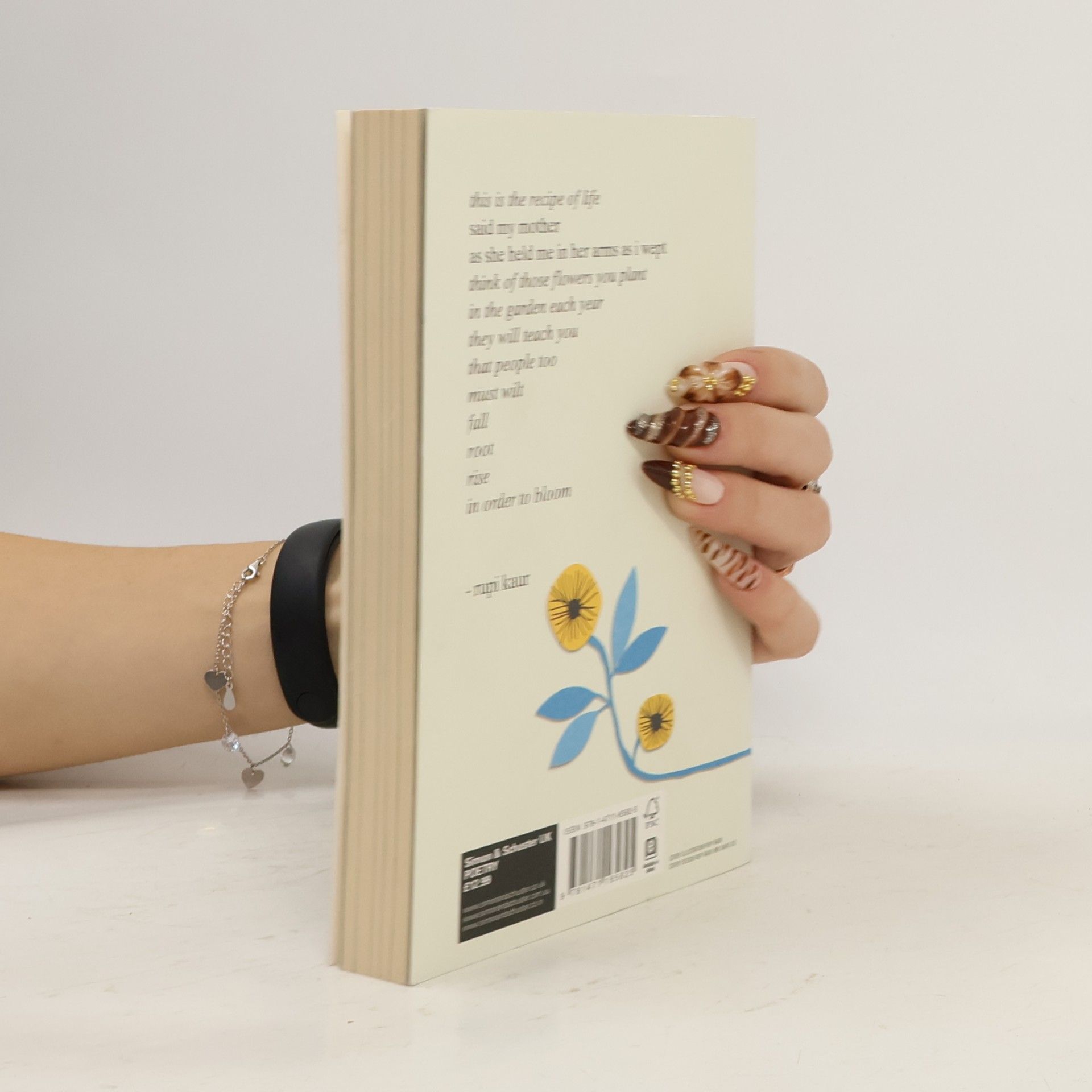 Rupi Kaur The Sun And Her Flowers