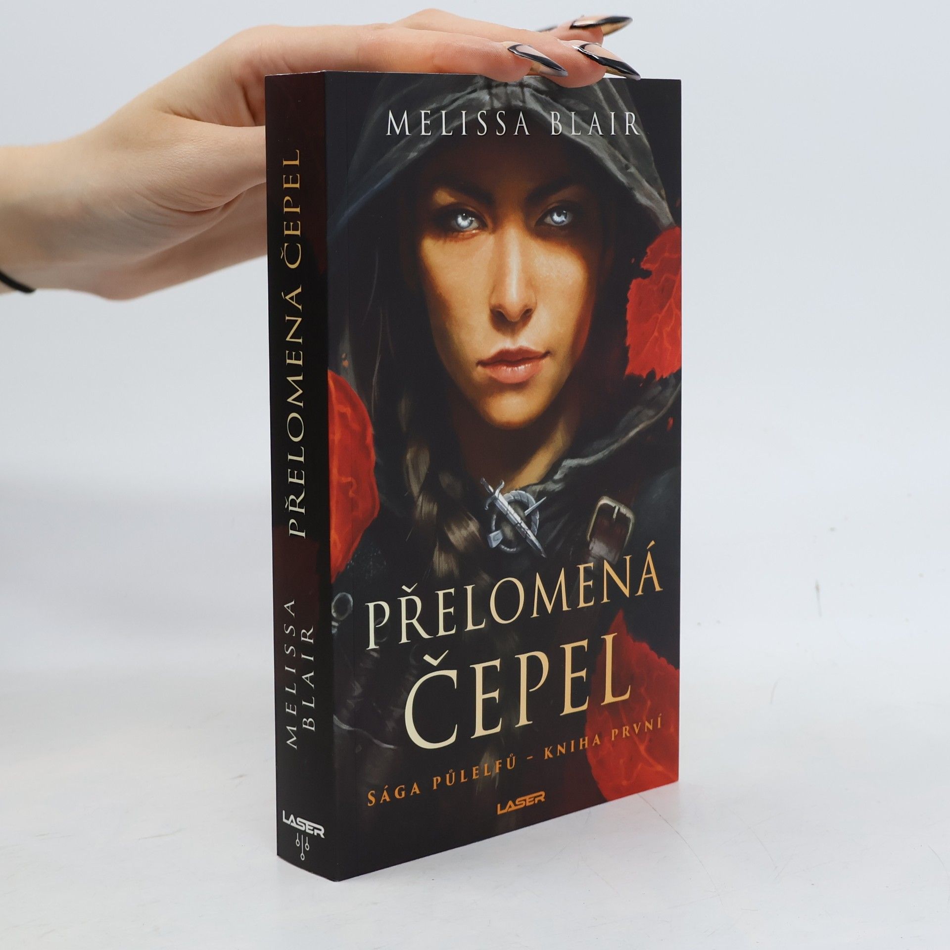 Melissa Blair Sága půlelfů 1. Přelomená čepel
