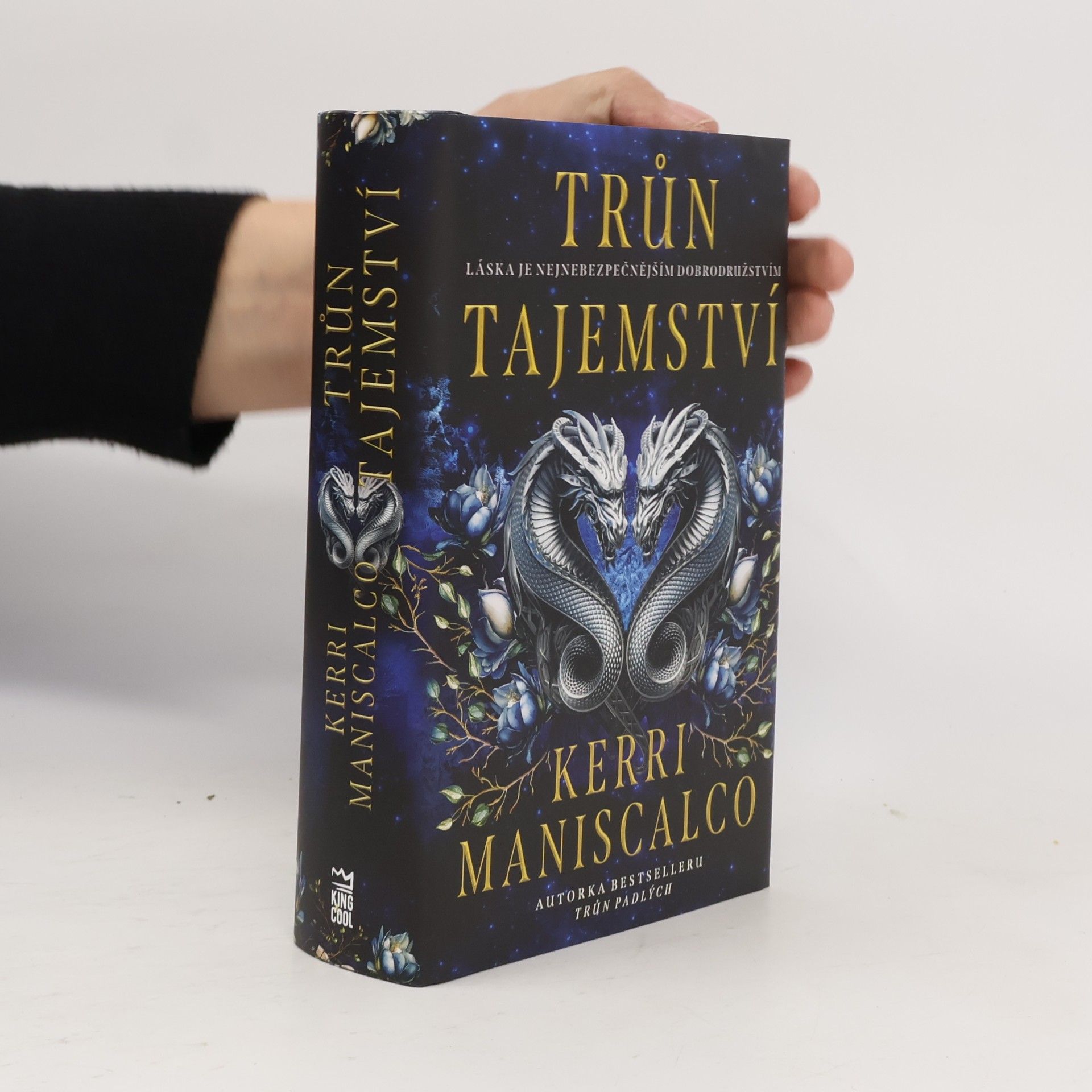 Kerri Maniscalco Trůn tajemství