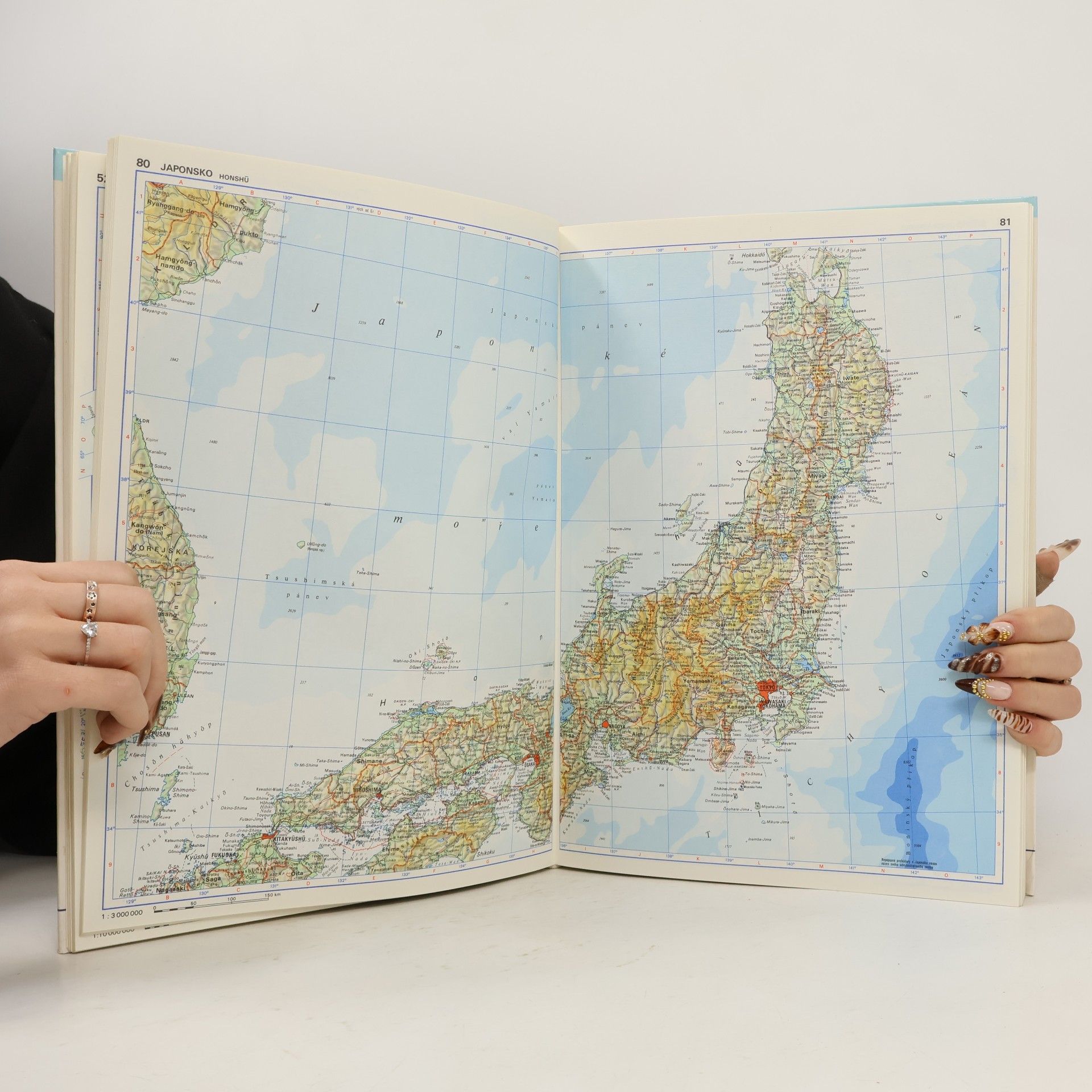 Autorenkollektiv Velký atlas světa