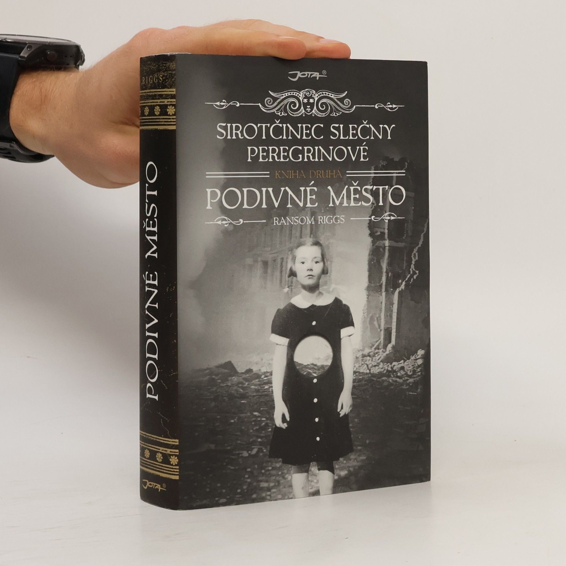 Podivné město