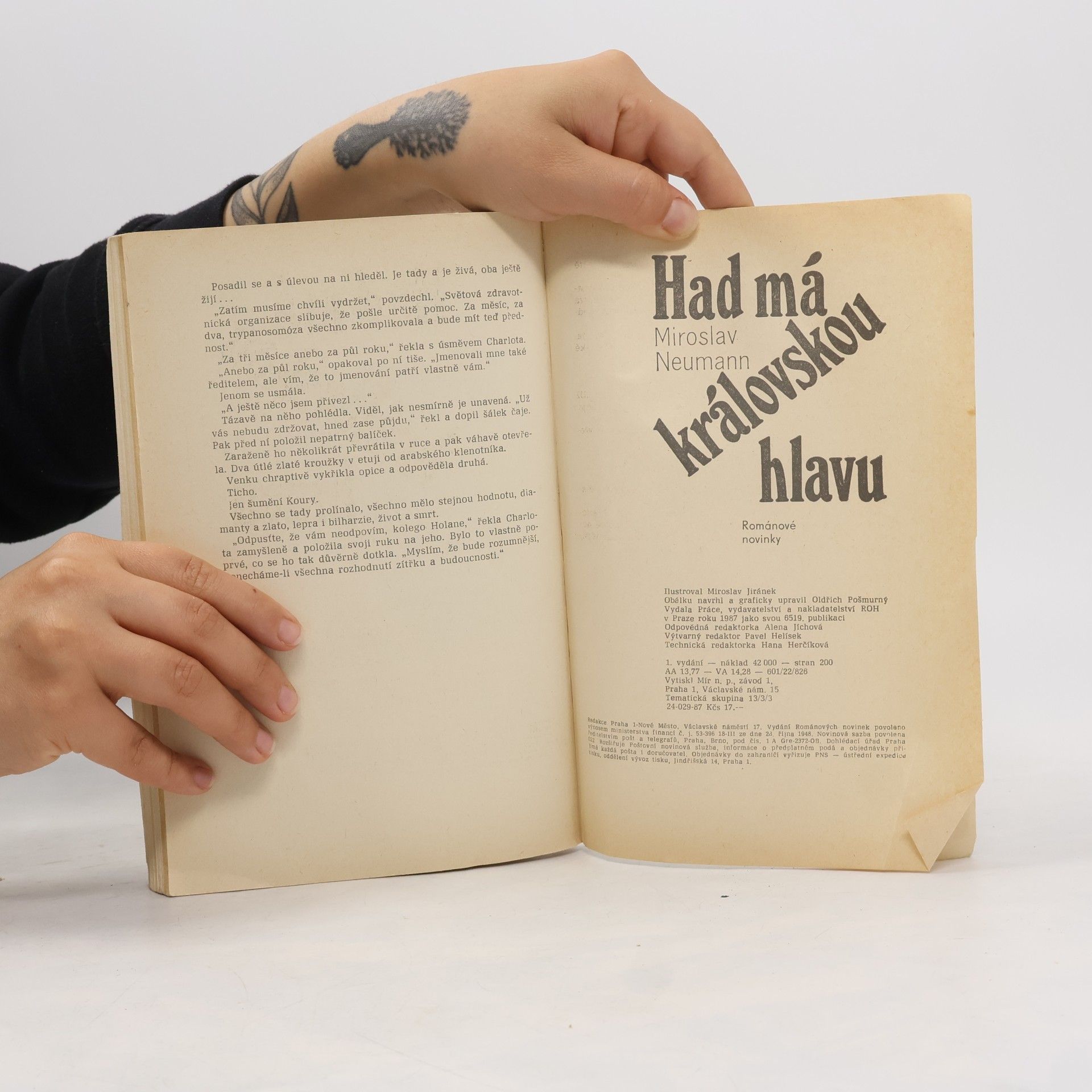 Miroslav Neumann Had má královskou hlavu