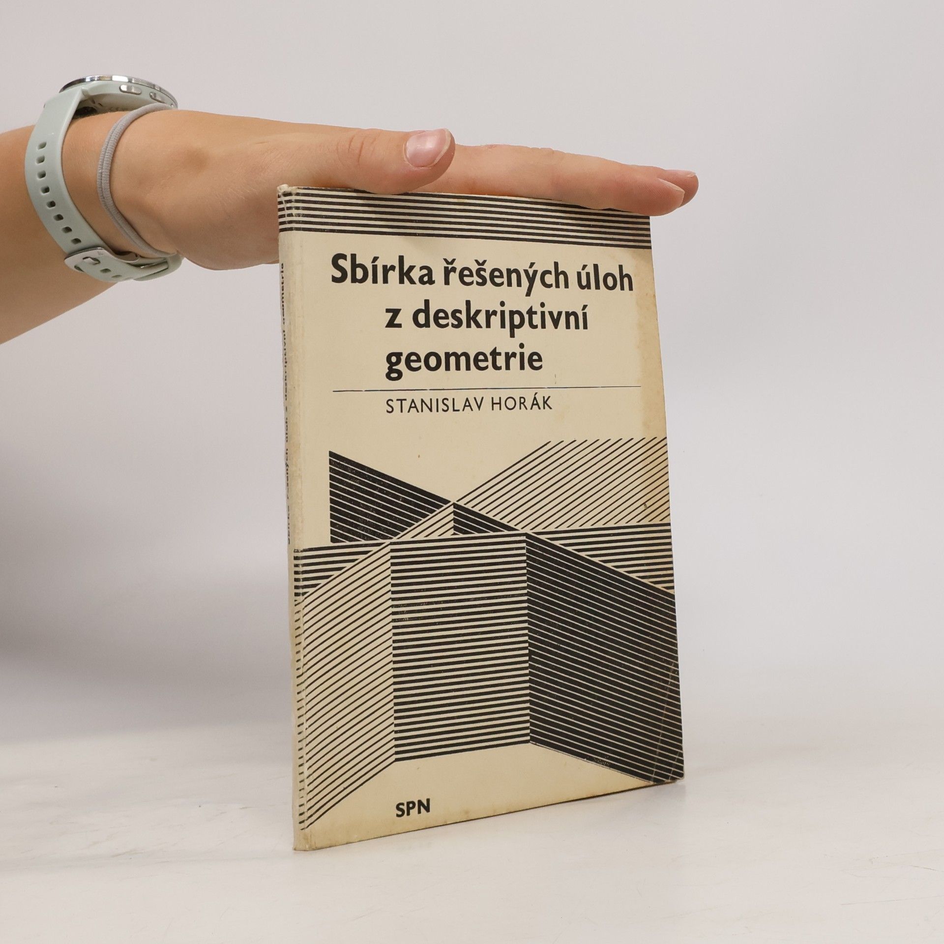 Sbírka řešených úloh z deskriptivní geometrie