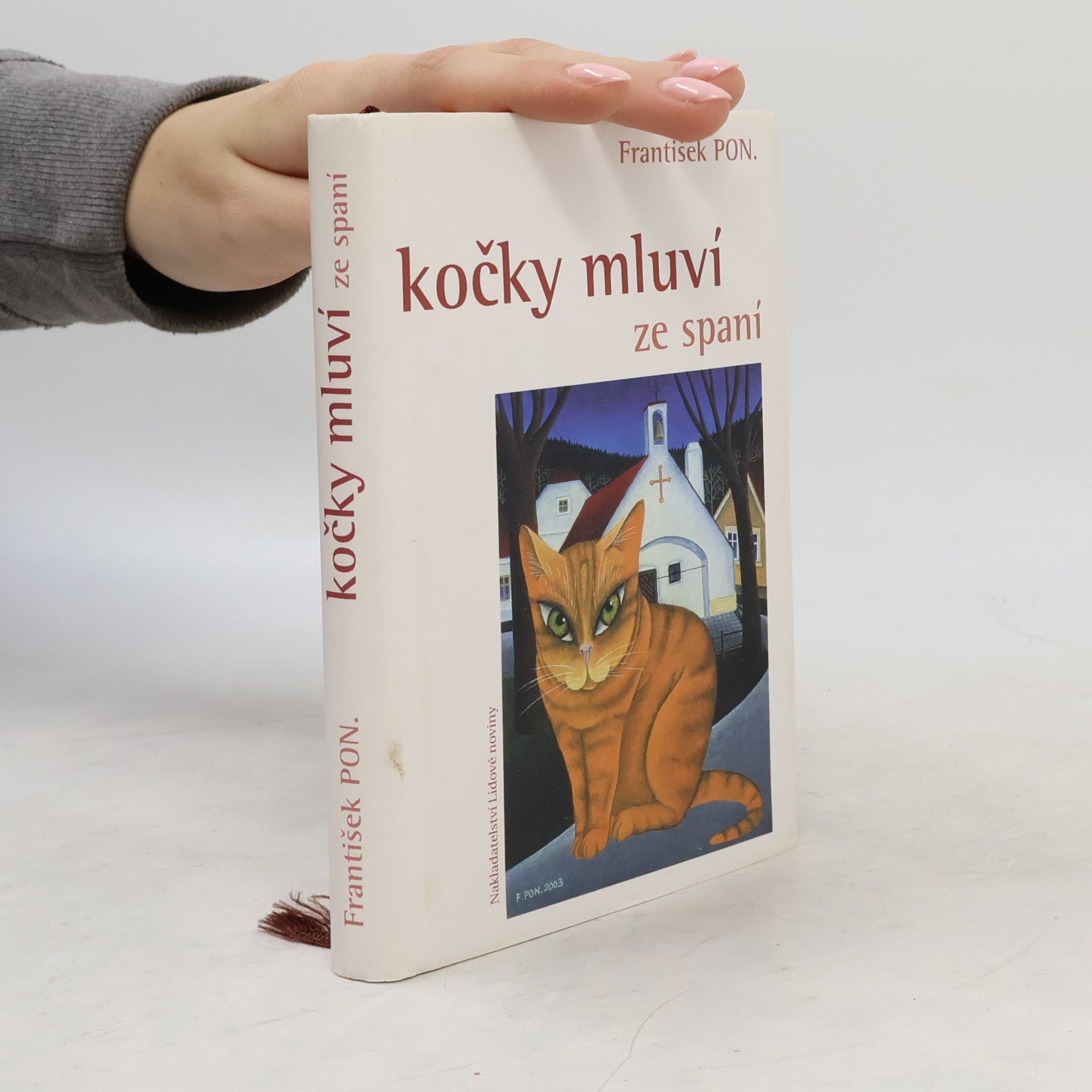 Kočky mluví ze spaní