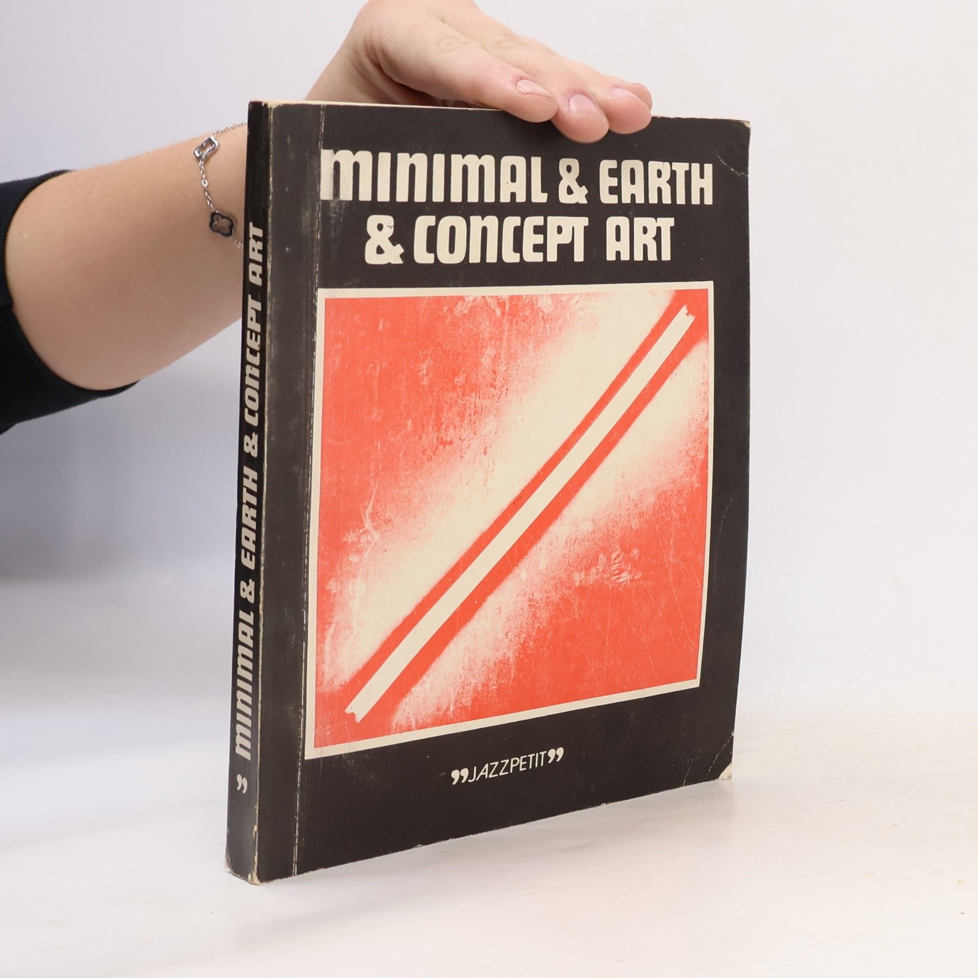 Minimal & Earth & Concept Art