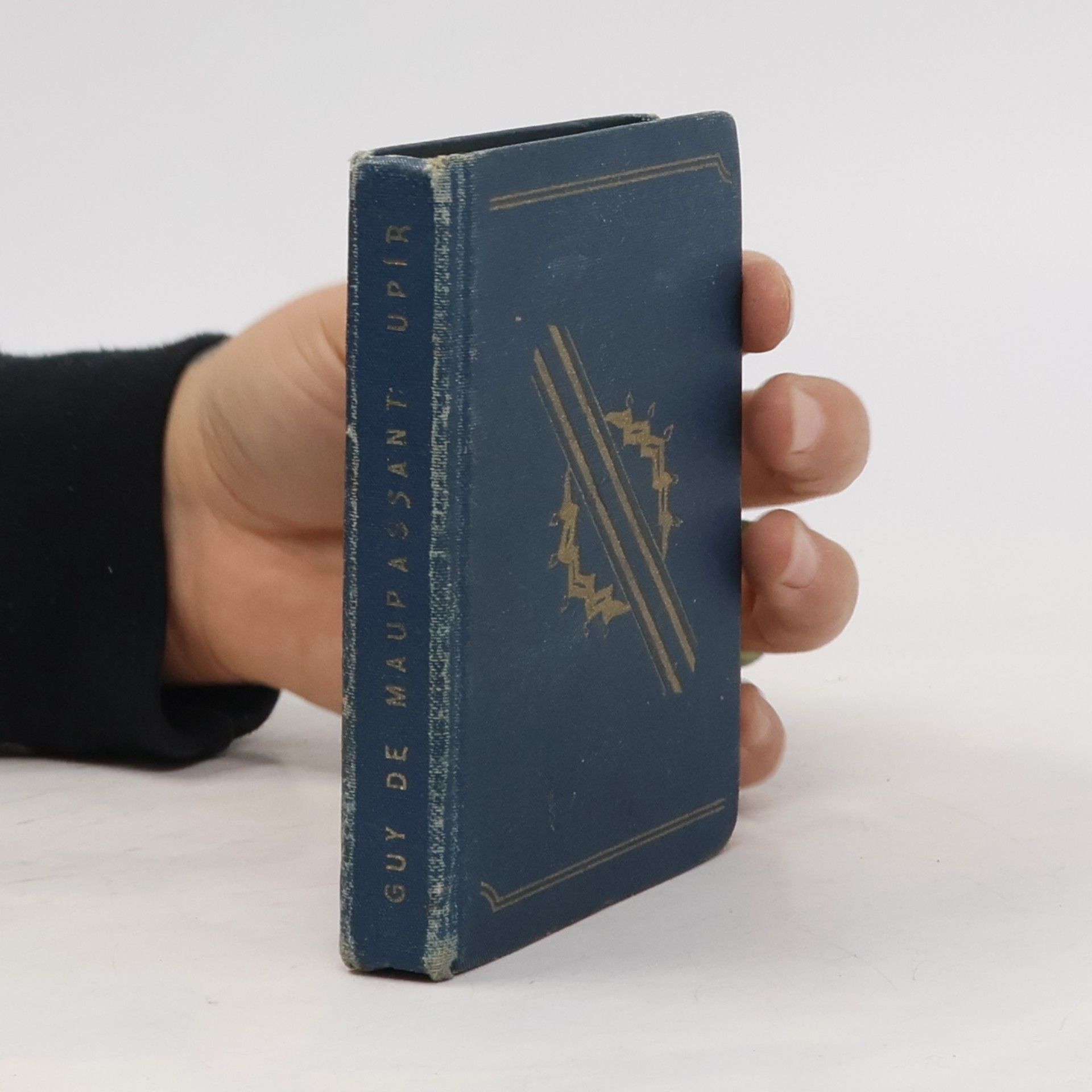Guy de Maupassant Upír