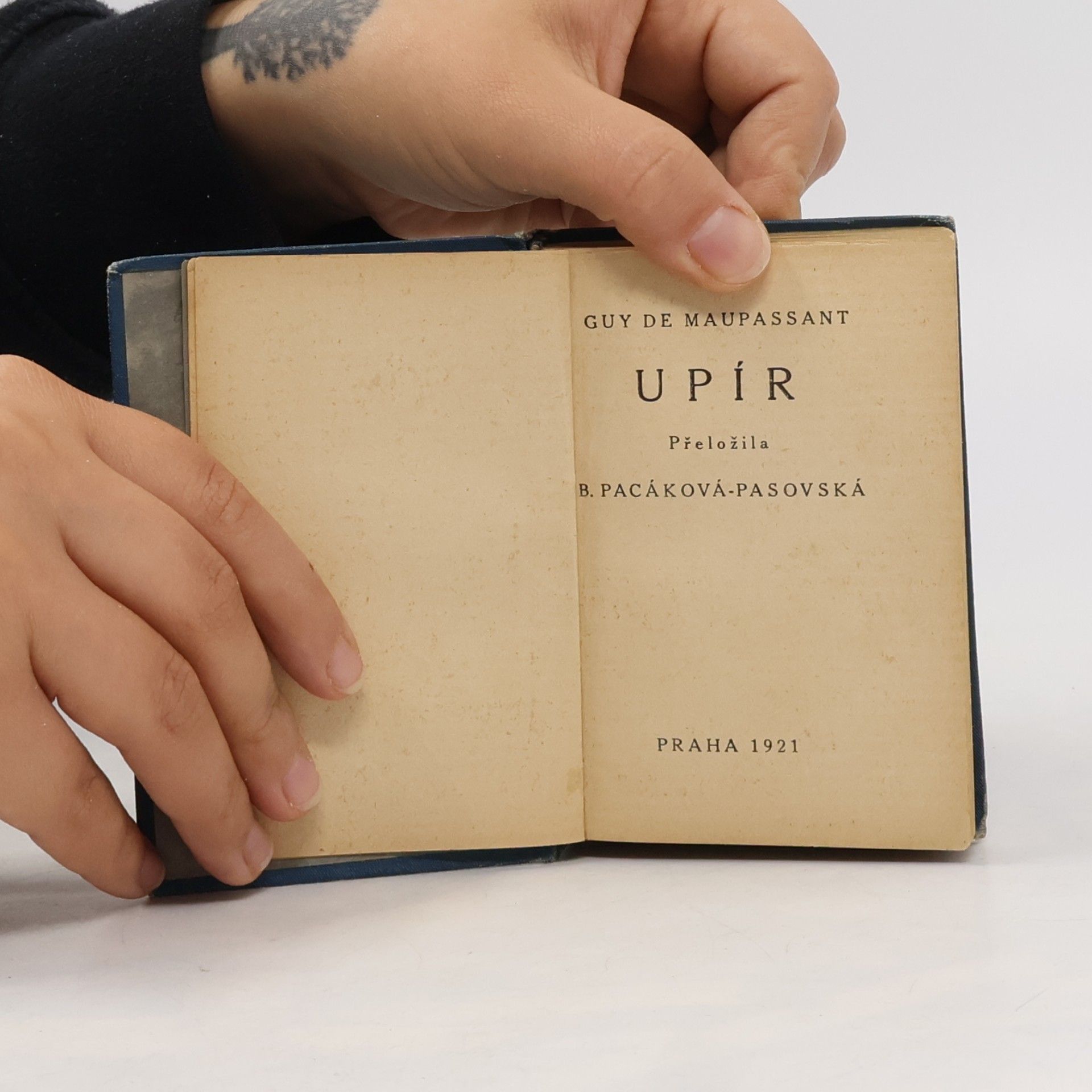 Guy de Maupassant Upír