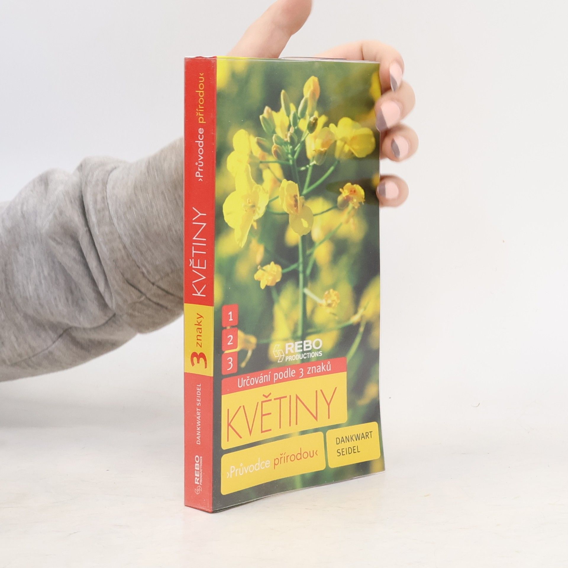 Miroslav Volf Květiny. Klíč ke spolehlivému určování - 3 znaky
