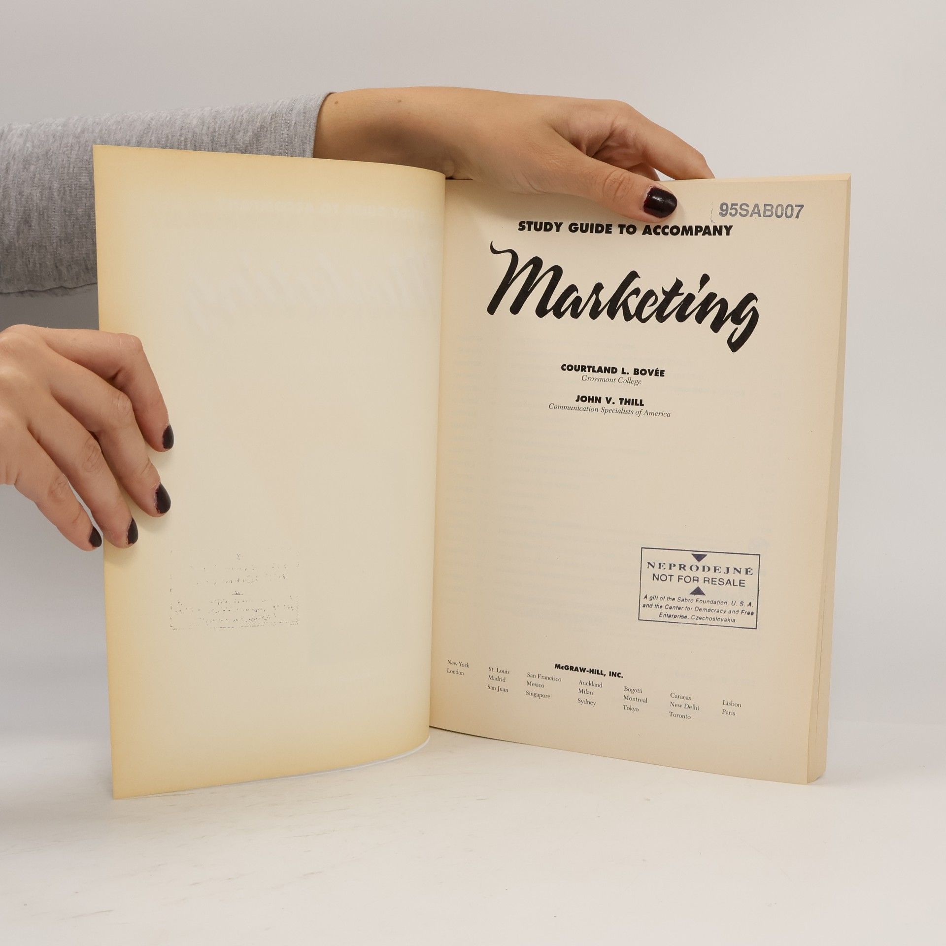 John V. Thill Marketing : study guide to accompany