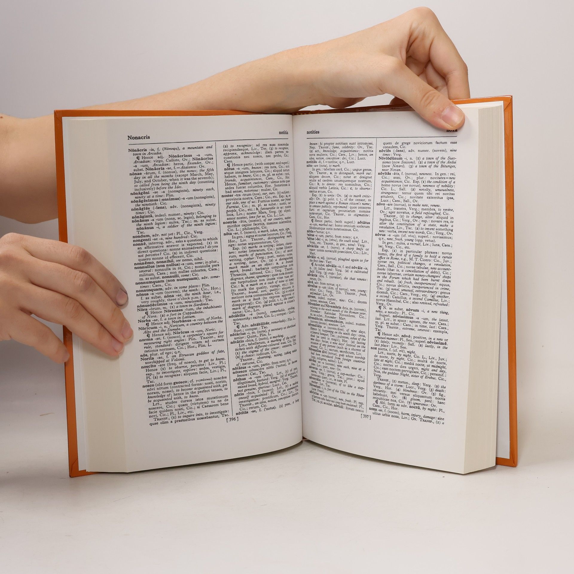 kolektiv Cassell's Standard Latin Dictionary - Latin/English - English/Latin