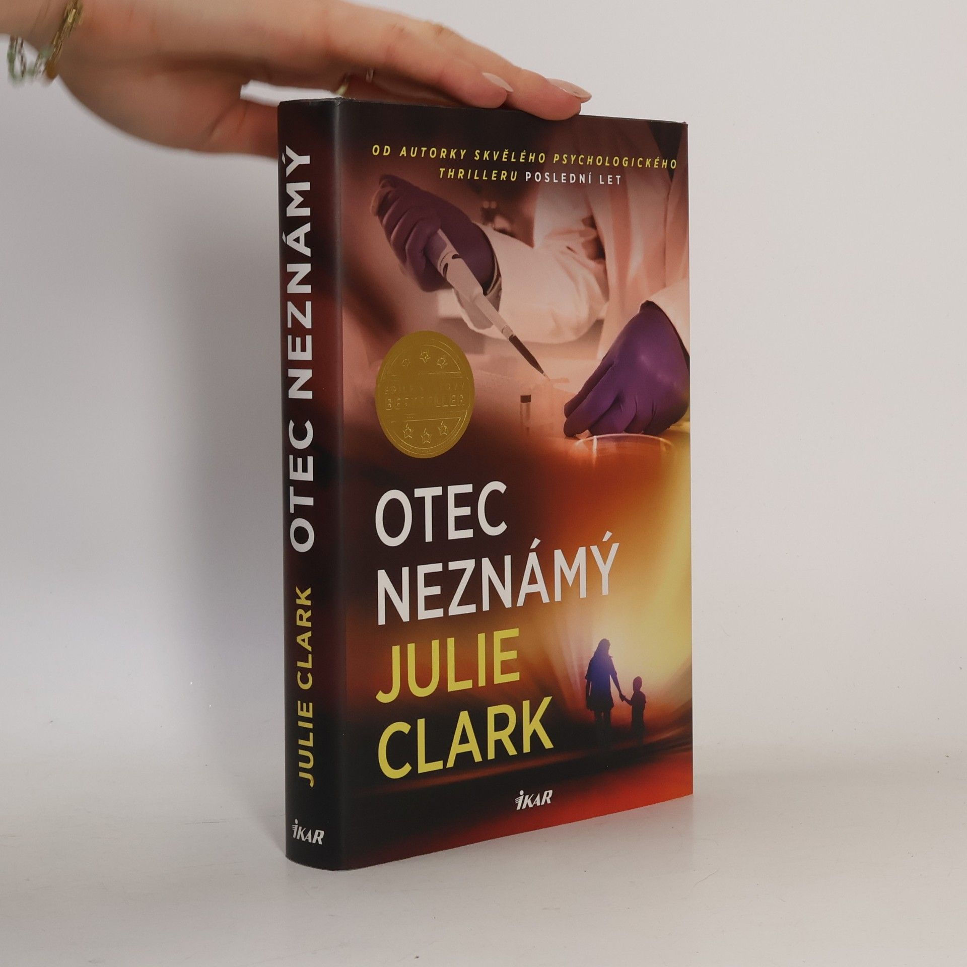 Julie Clark Otec neznámý